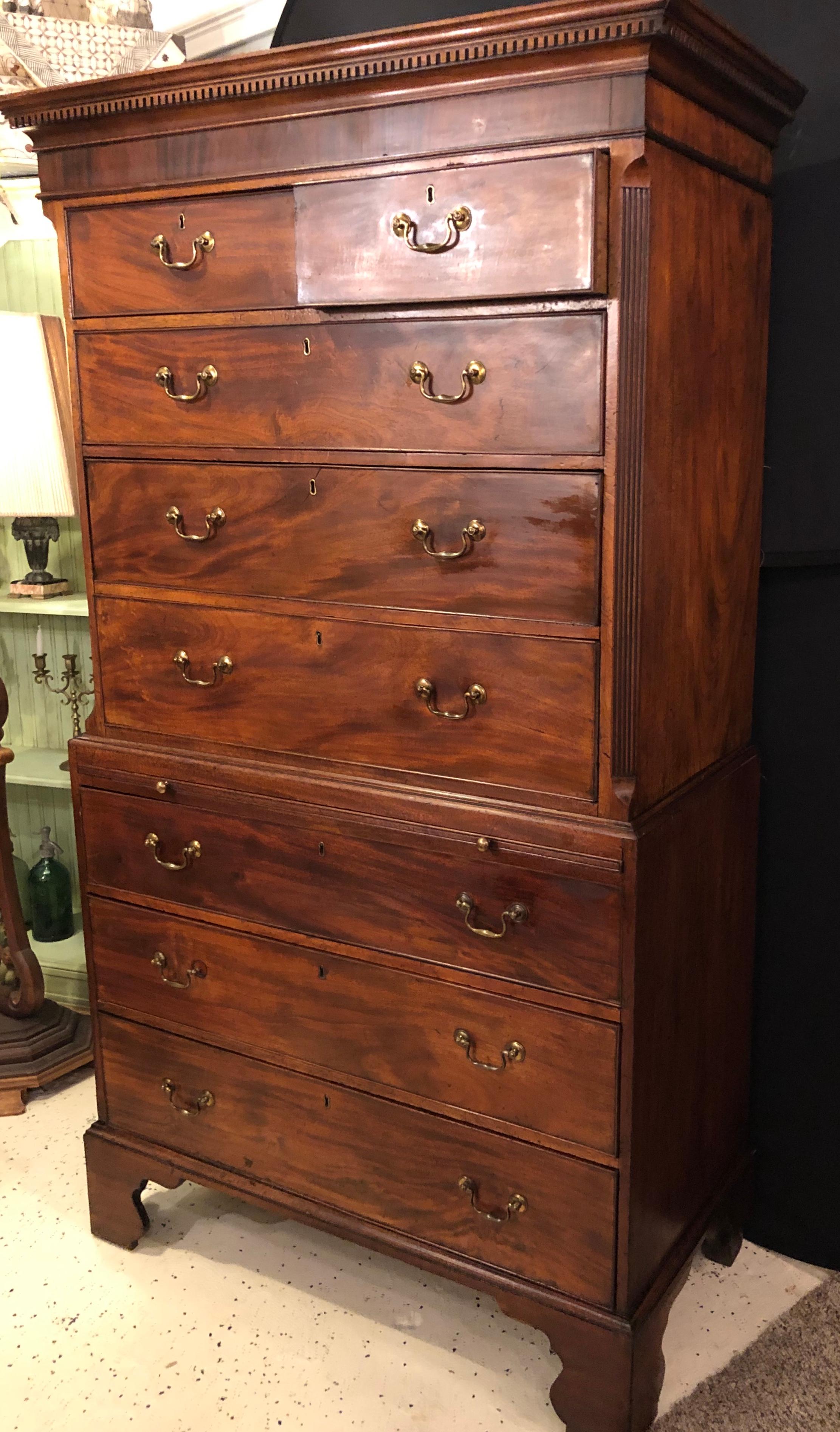 18th-19th Century Gerogian Style English Chest on Chest Dresser, Mahogany In Good Condition In Stamford, CT
