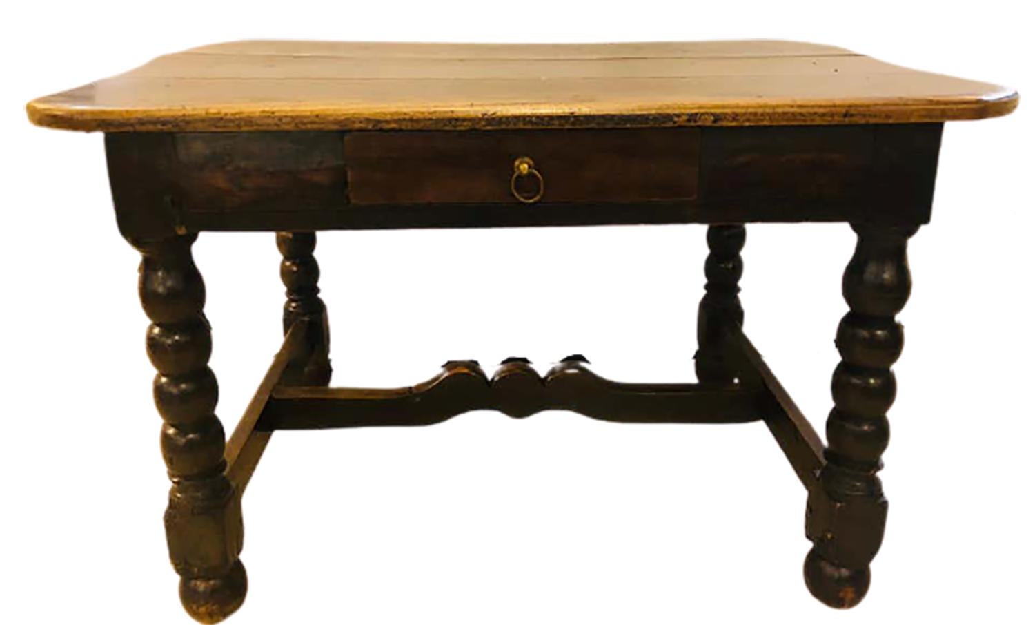 18th-19th century barley twist tavern table or writing desk.
Previously bought at Parc Monceau, Country French and Antiques.