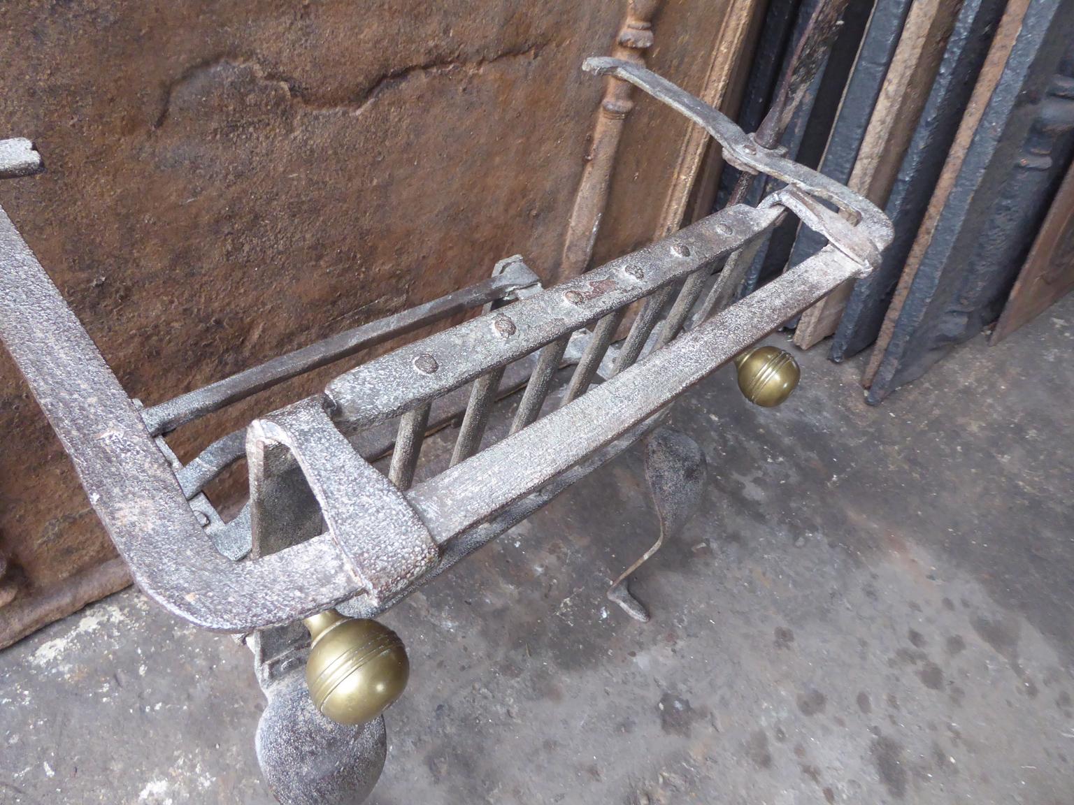 18th-19th Century Belgian Neoclassical Fireplace Grate or Fire Basket For Sale 5