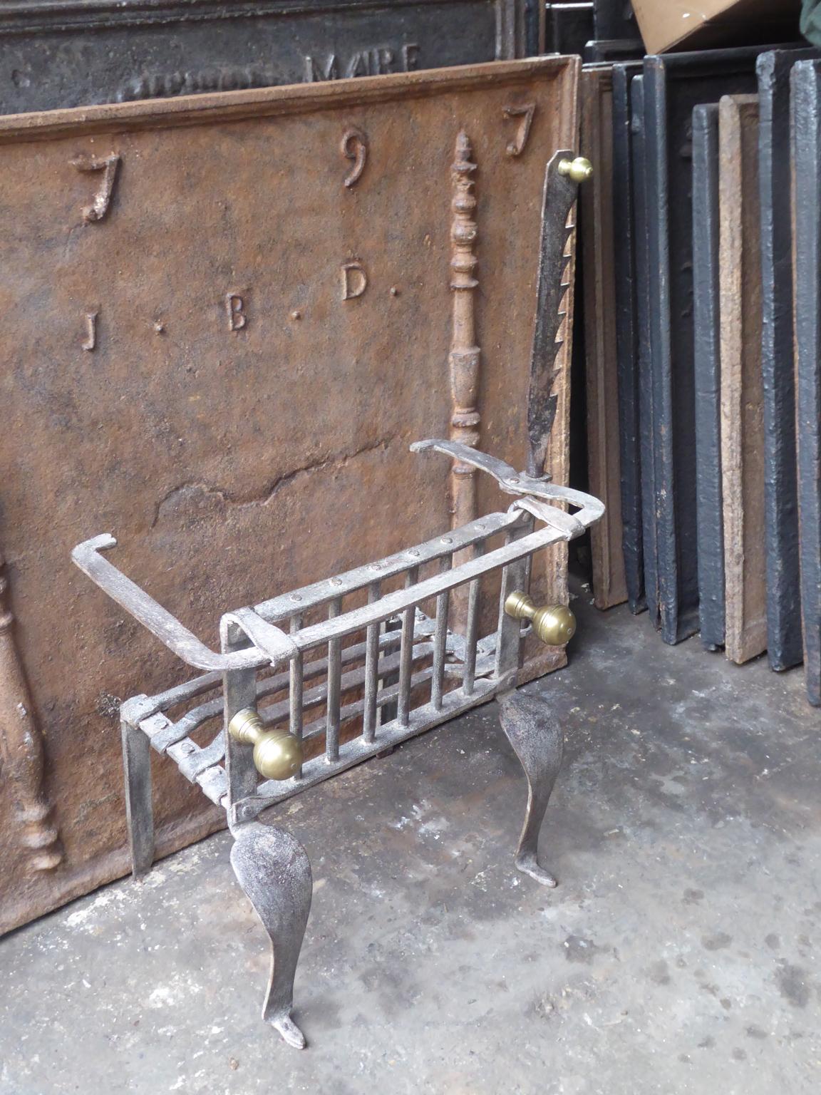 Brass 18th-19th Century Belgian Neoclassical Fireplace Grate or Fire Basket For Sale