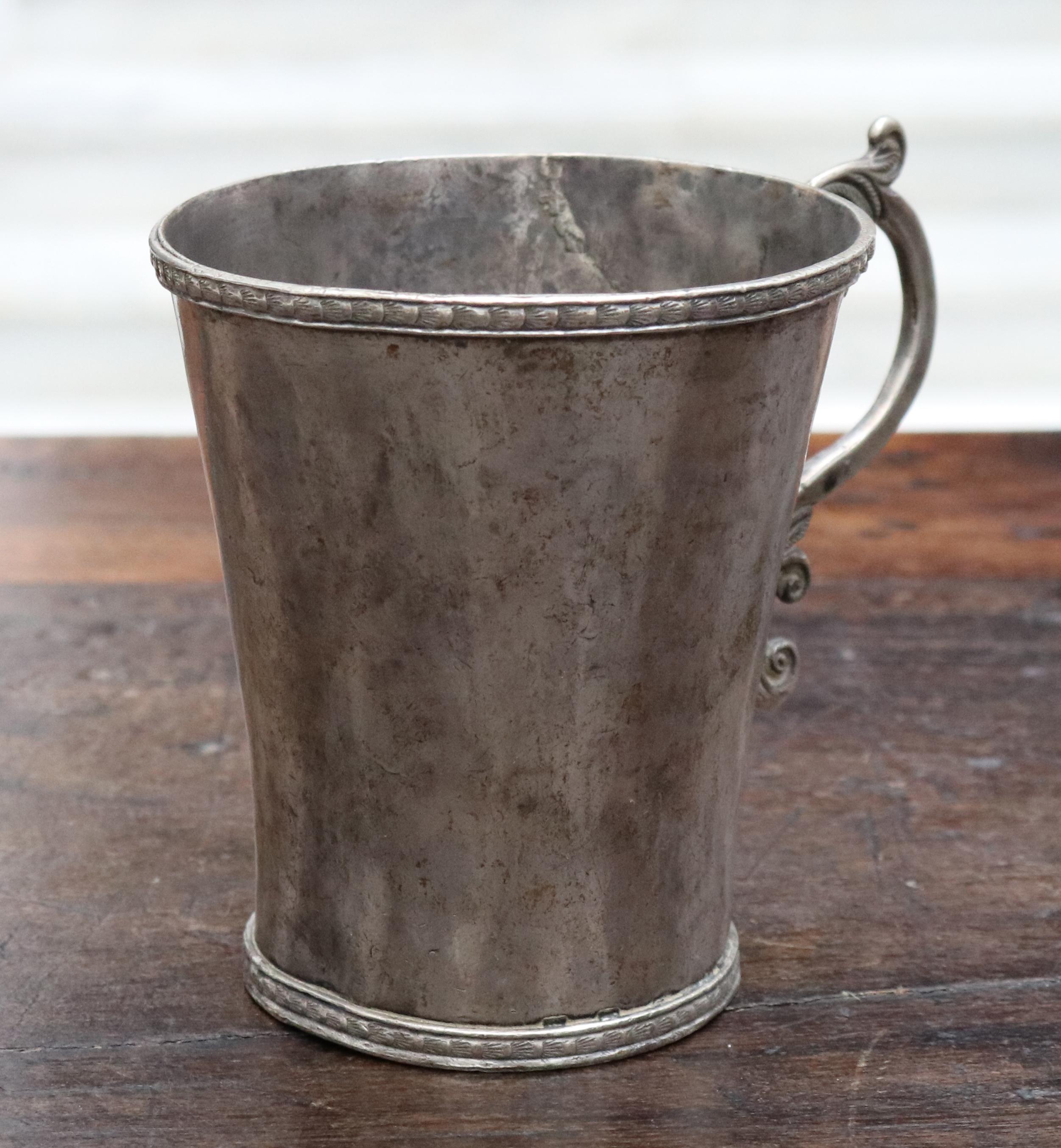 18th-19th Century Bolivian Silver Cup with Handle In Good Condition In Marbella, ES