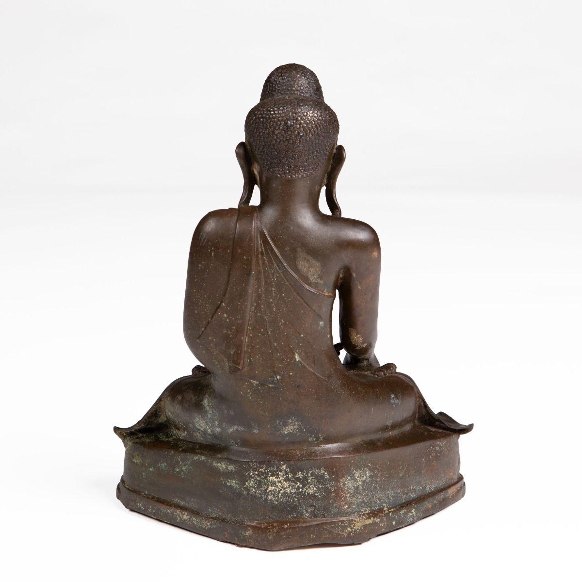 Birman 18th–19th Century Burmese Bronze Buddha in Bhūmisparśa Mudra en vente