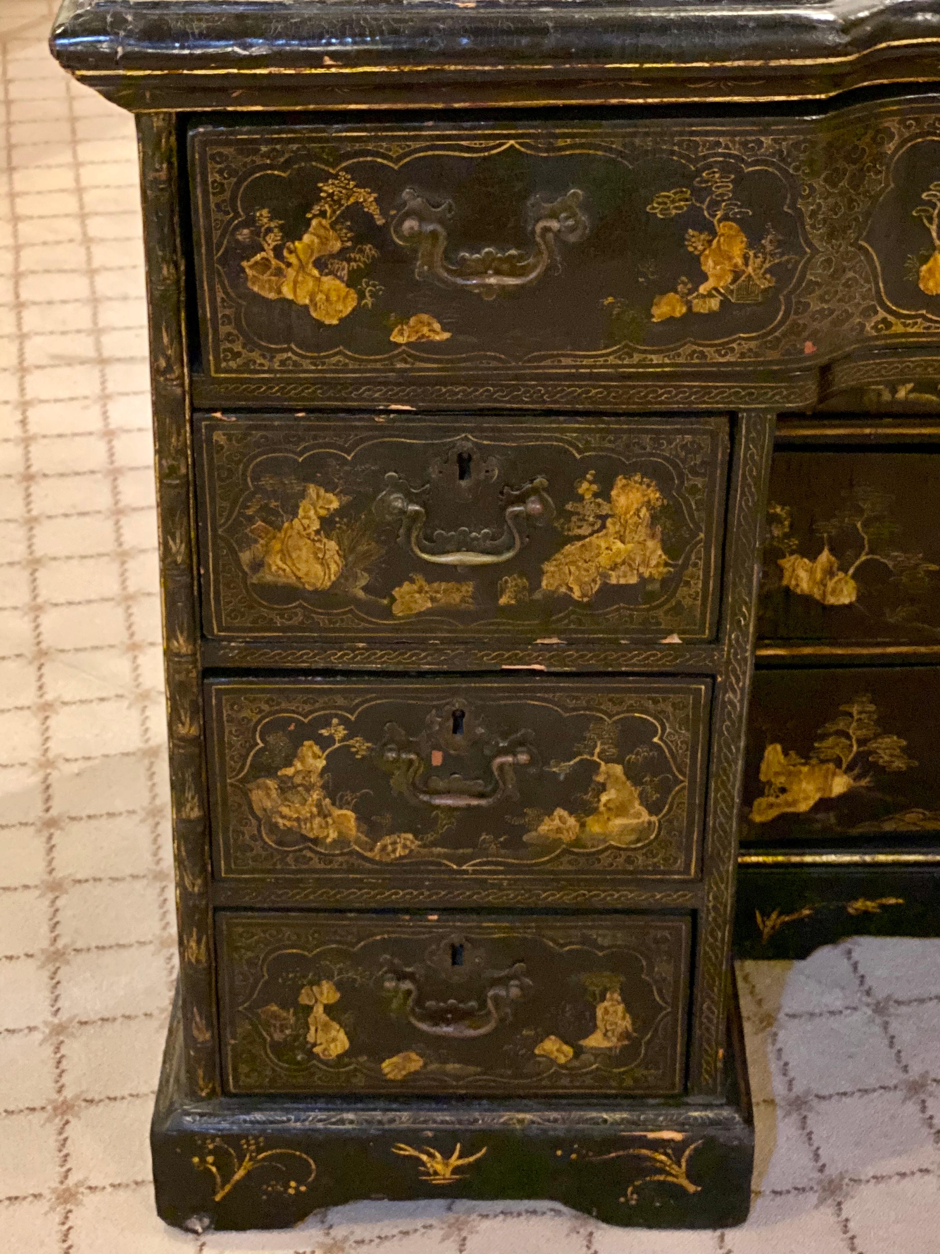 Wood 18th-19th Century Chinese Export Chinoiserie Lacquer Decorated Knee Hole Desk