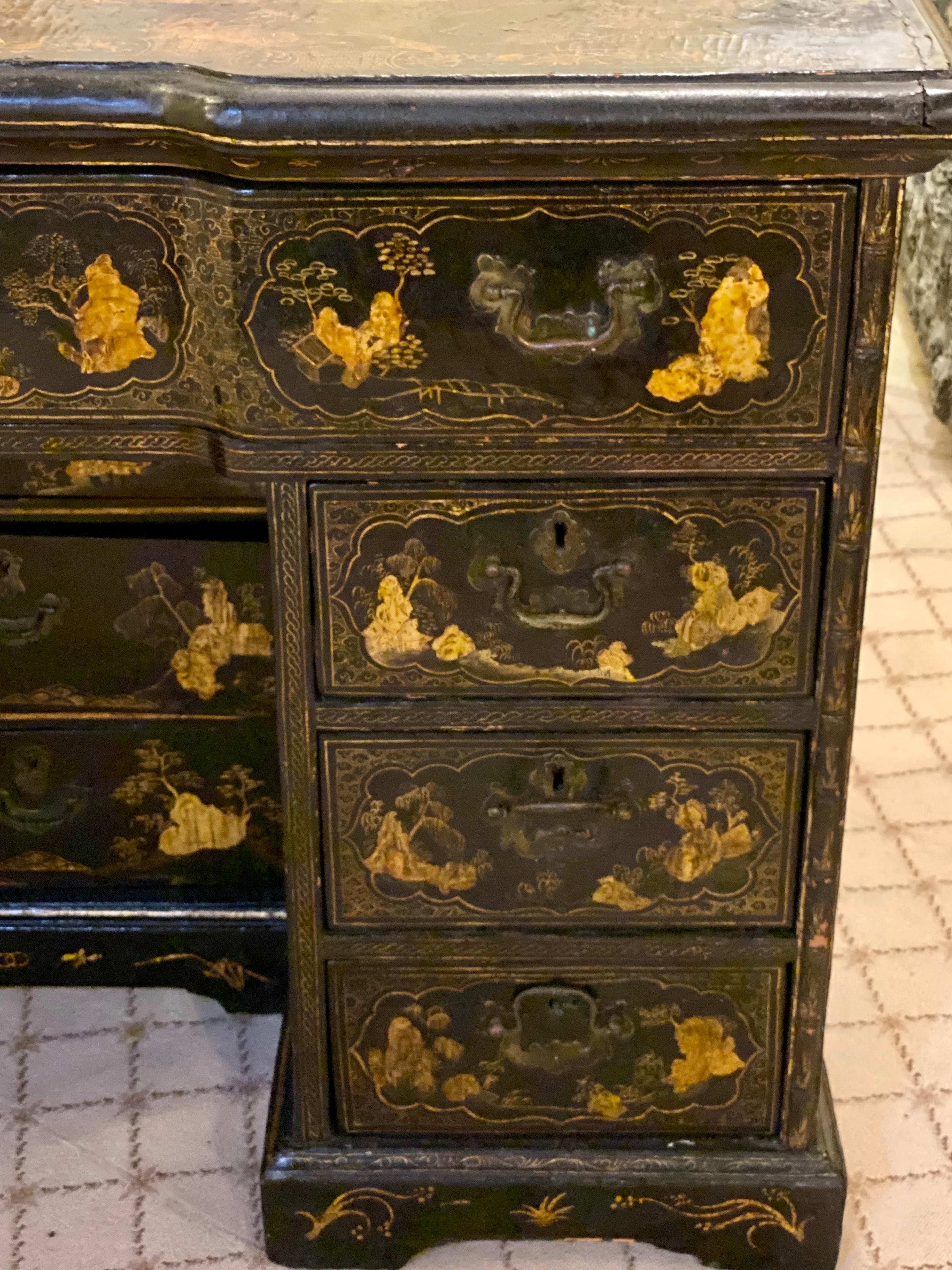 18th-19th Century Chinese Export Chinoiserie Lacquer Decorated Knee Hole Desk 1