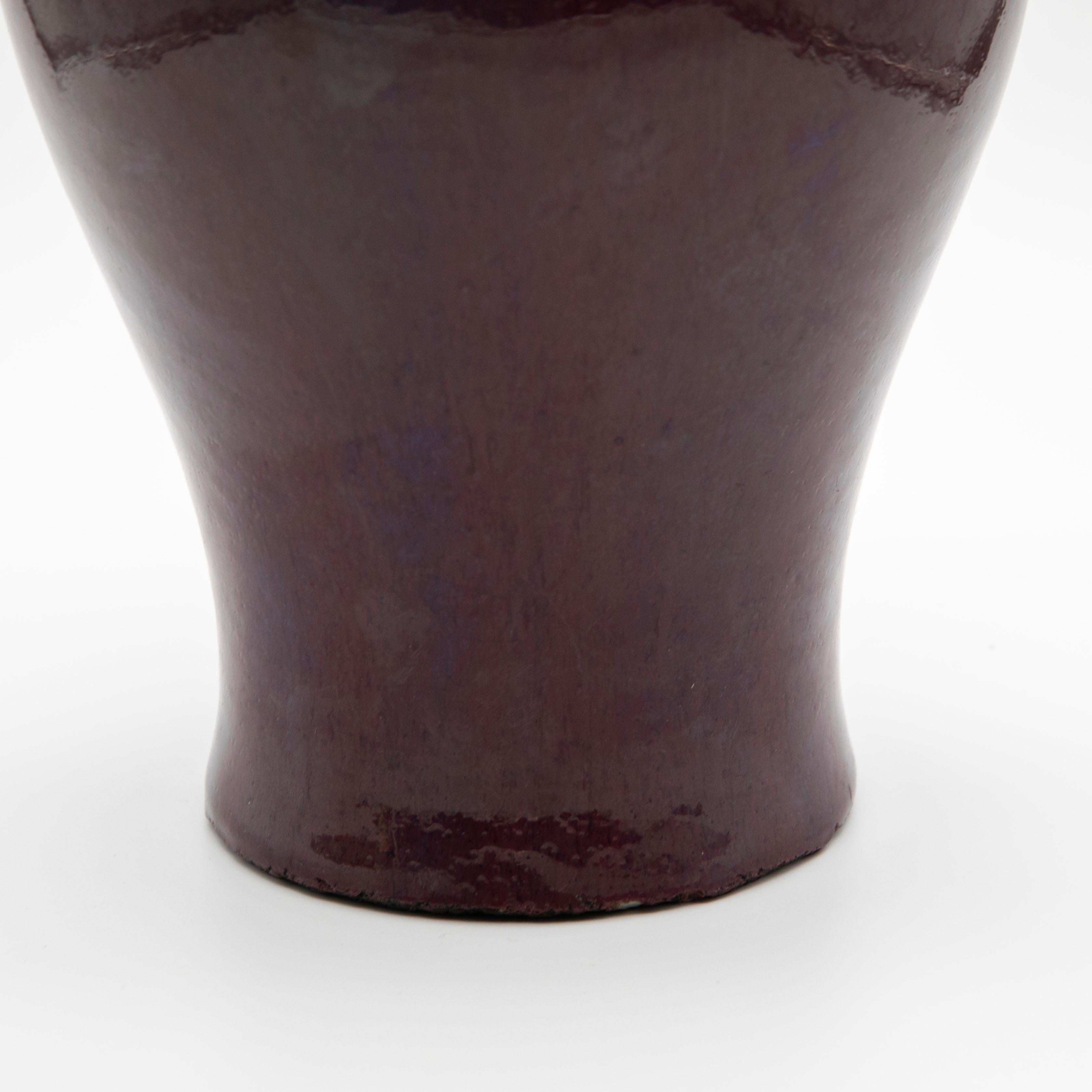 Late Qing 19'th Vase with Deep Purple Glaze In Good Condition For Sale In Kastrup, DK