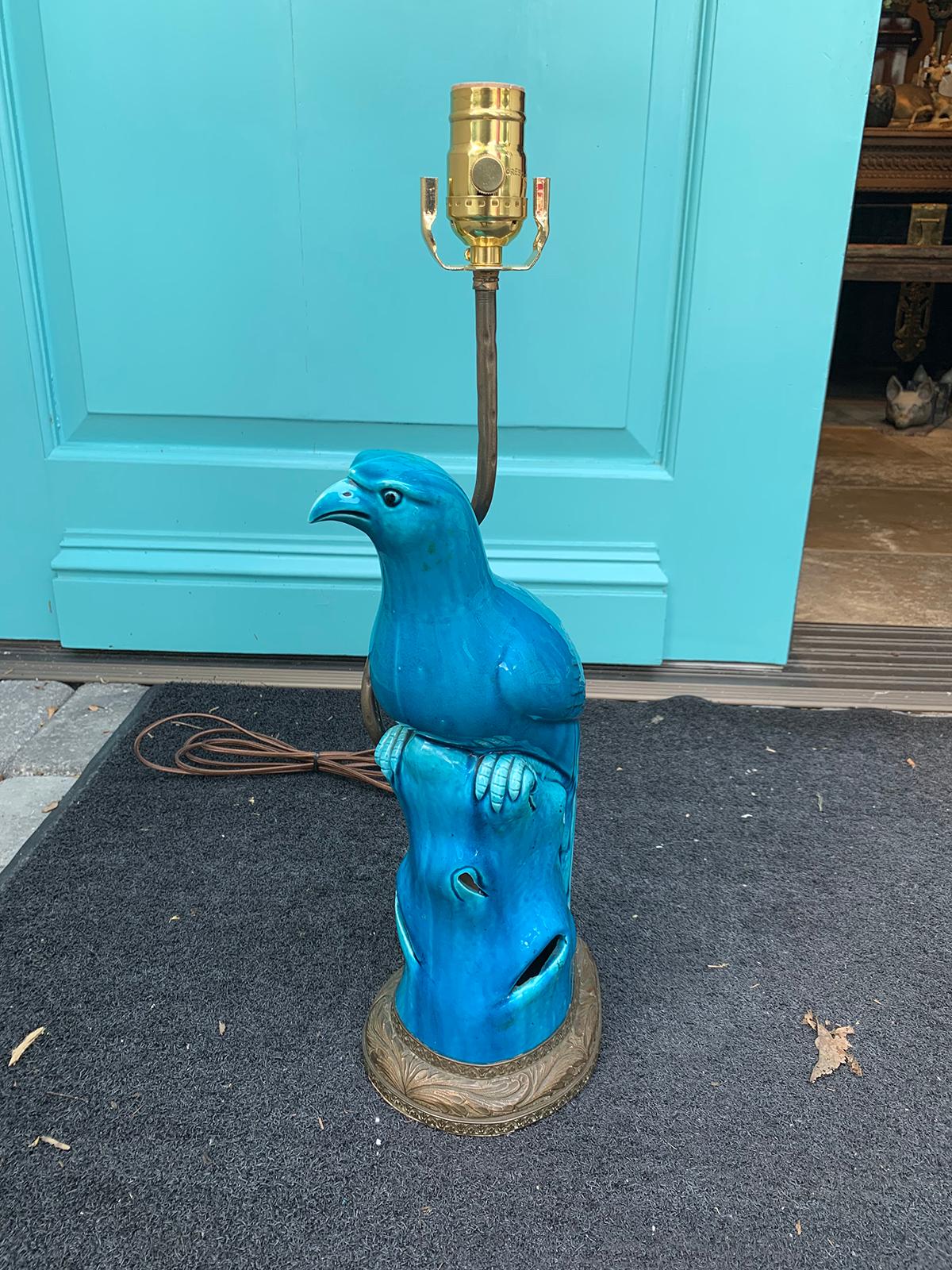 18th-19th century Chinese turquoise porcelain bird mounted as lamp
Original base
Brand new wiring.