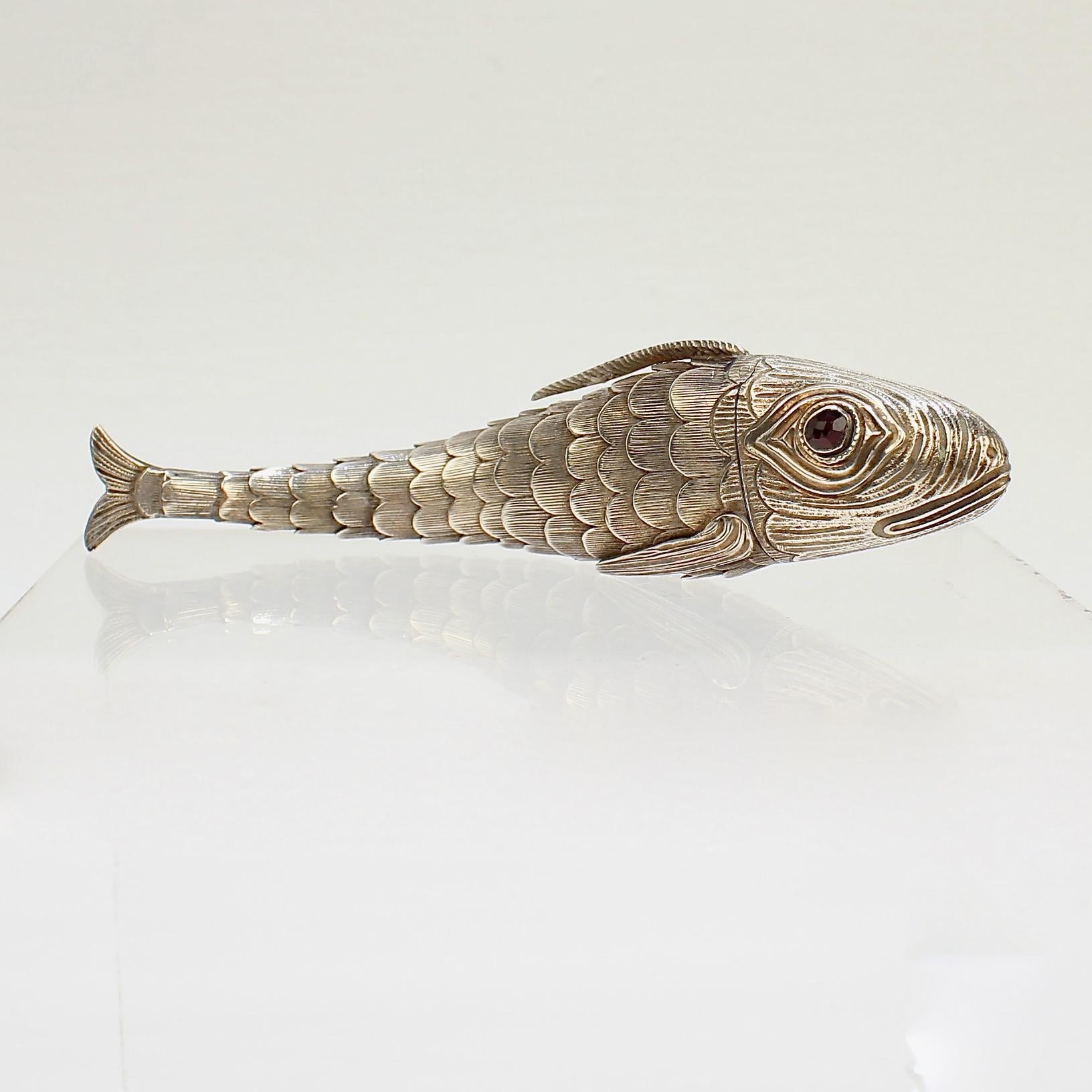 18th-19th Century Continental Articulated Fish Form Silver Vinaigrette Box 12
