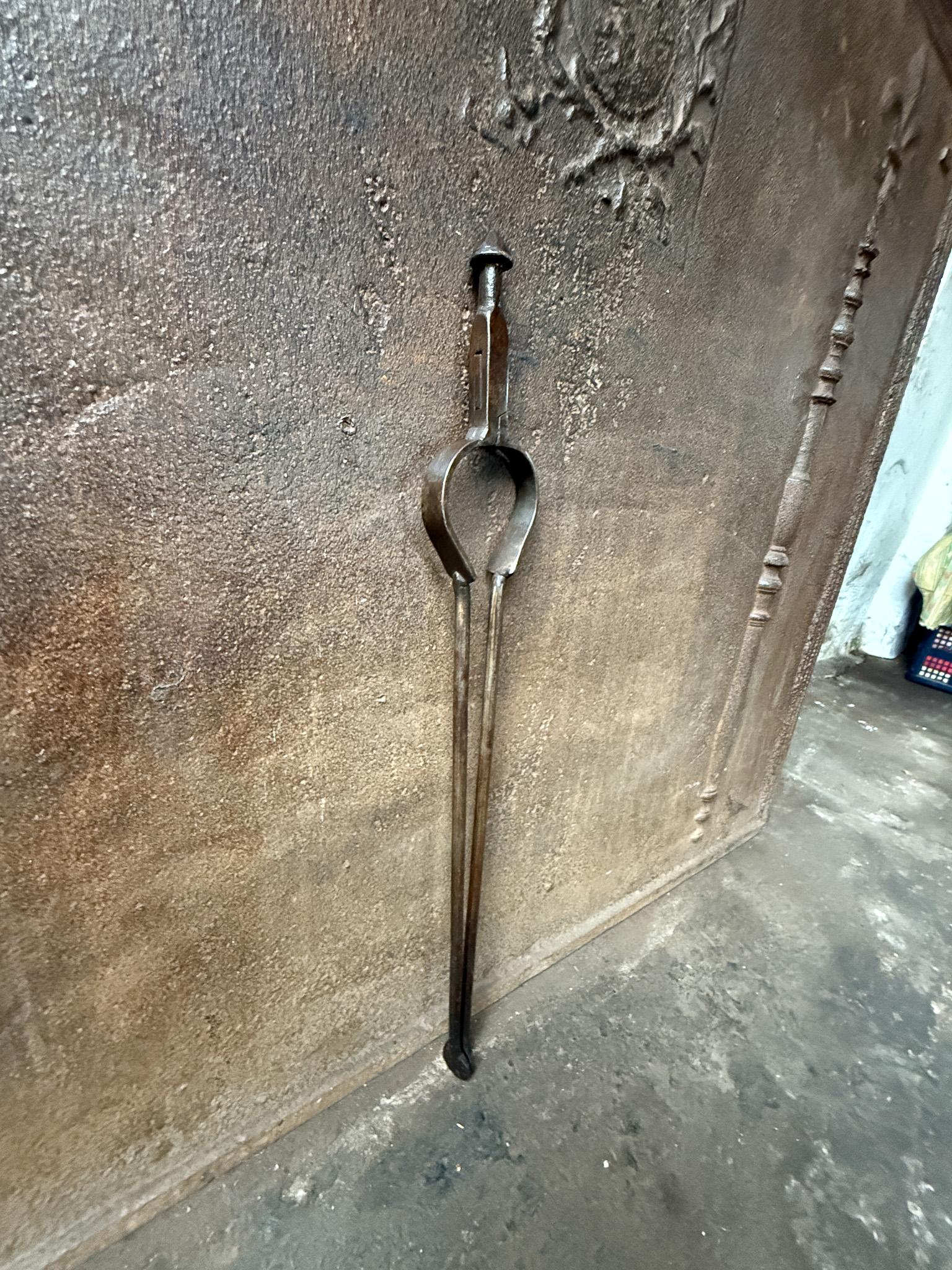 18th-19th Century Dutch Fire Tongs, Louis XV Period In Good Condition For Sale In Soest, NL
