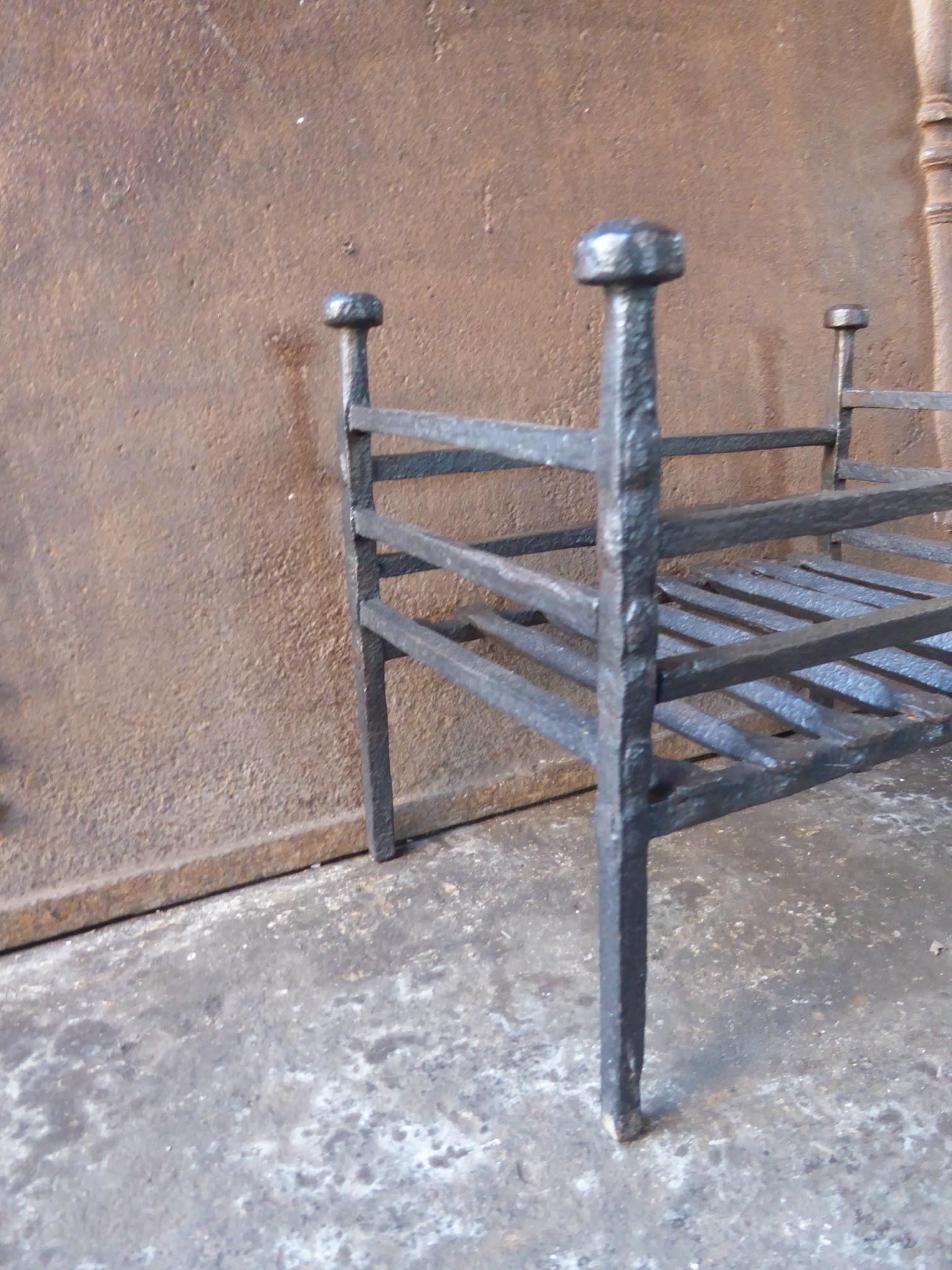 18th-19th Century Dutch Neoclassical Fireplace Grate or Fire Basket 3
