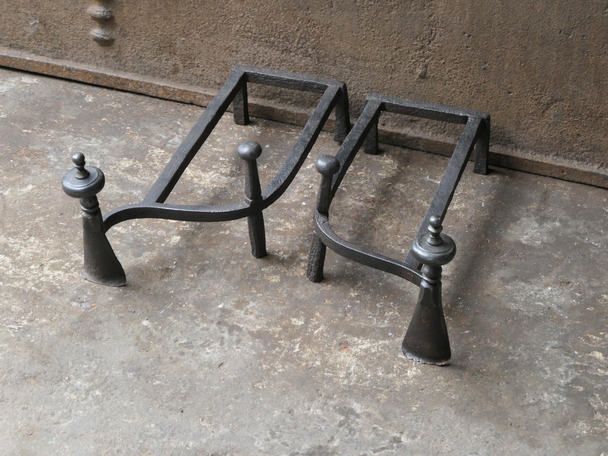 18th-19th Century Dutch Neoclassical Fireplace Grate or Fire Grate For Sale 2