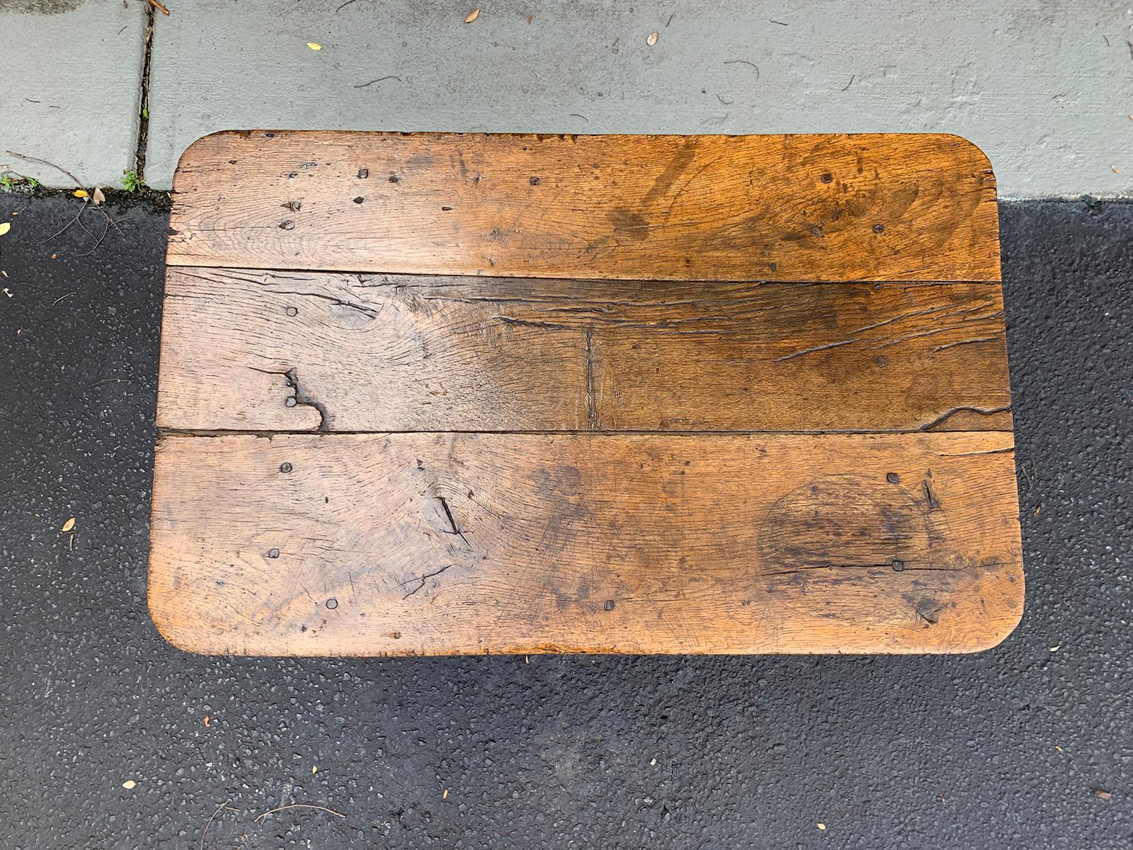 18th-19th Century Early French Small Rectangular Oak Side Table In Good Condition In Atlanta, GA