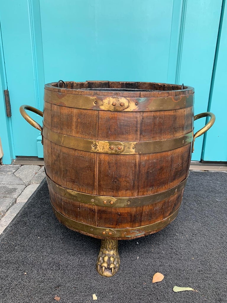 18th19th Century English Brass Bound Wooden Bucket For Sale at 1stDibs