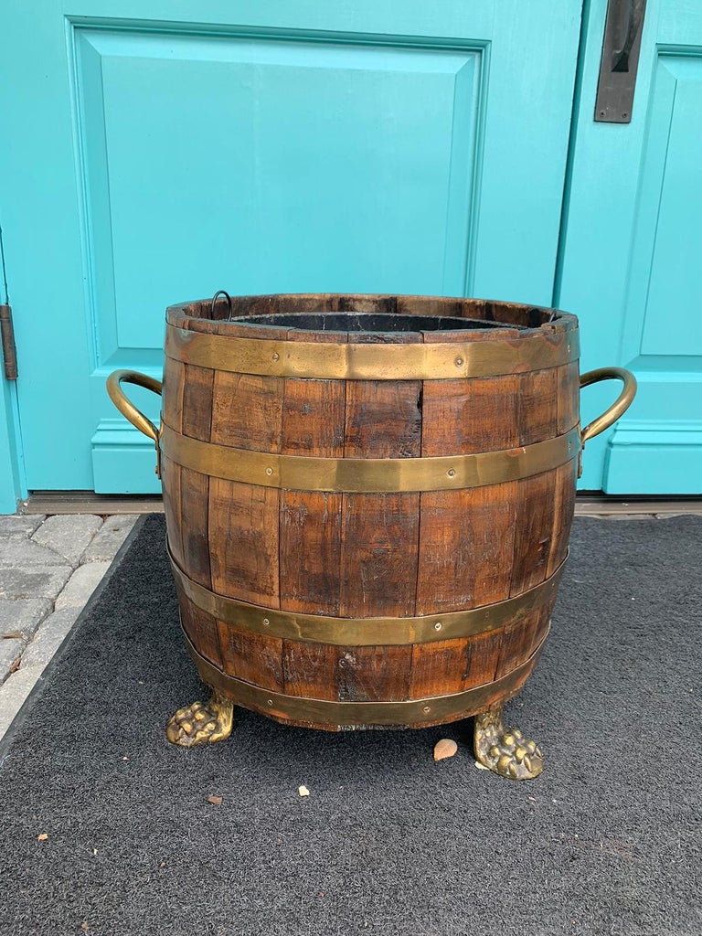18th19th Century English Brass Bound Wooden Bucket For Sale at 1stDibs