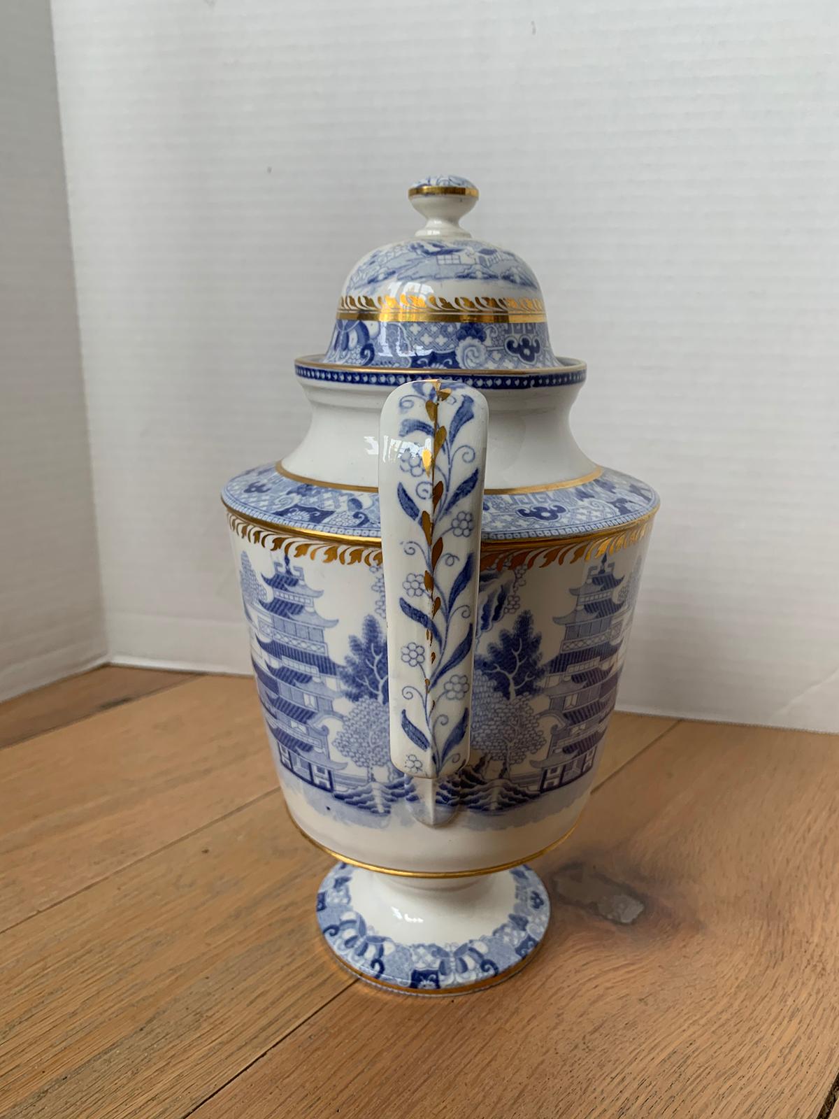 18th-19th Century English Coalport Blue and White Porcelain Teapot, Unmarked In Good Condition For Sale In Atlanta, GA
