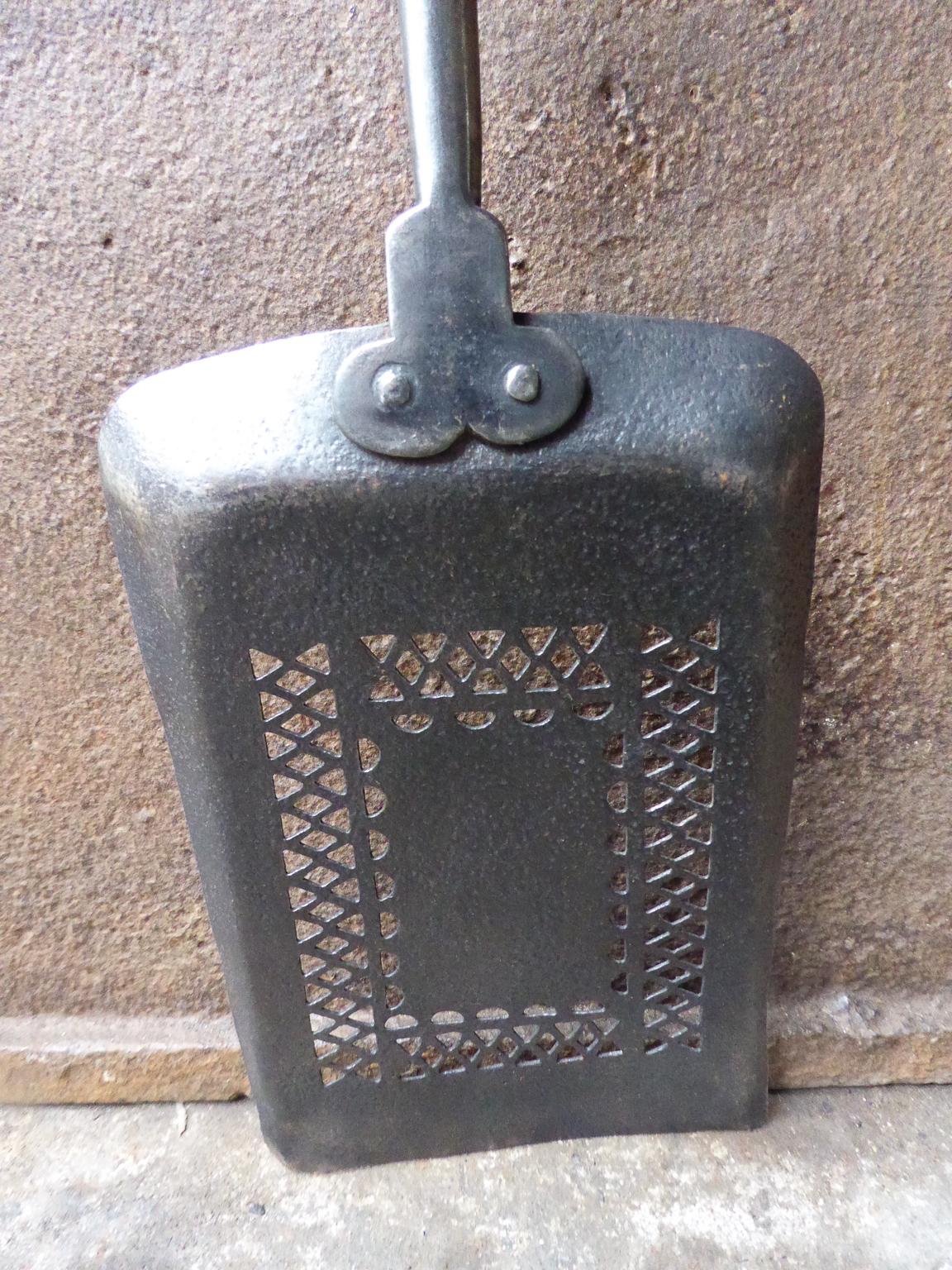 Polished 18th-19th Century English Fireplace Shovel or Fire Shovel
