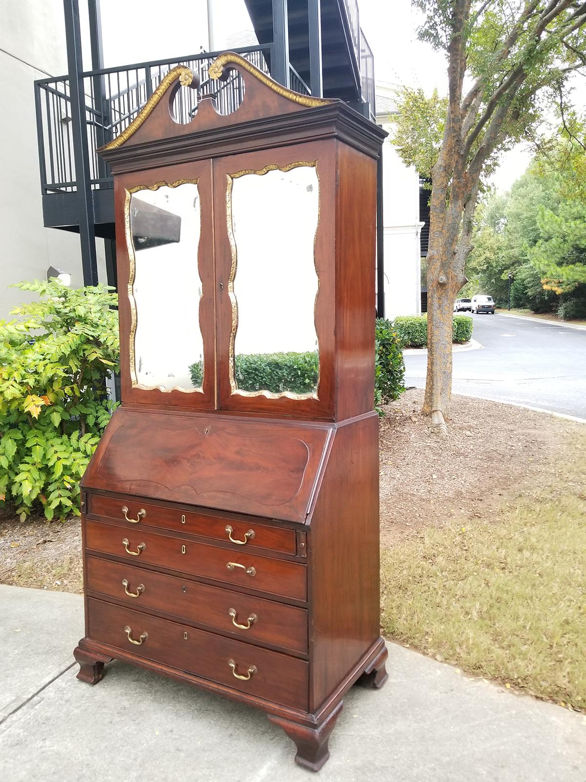 18th-19th Century English George II Mahogany and Parcel-Gilt Bureau Secretary In Good Condition In Atlanta, GA