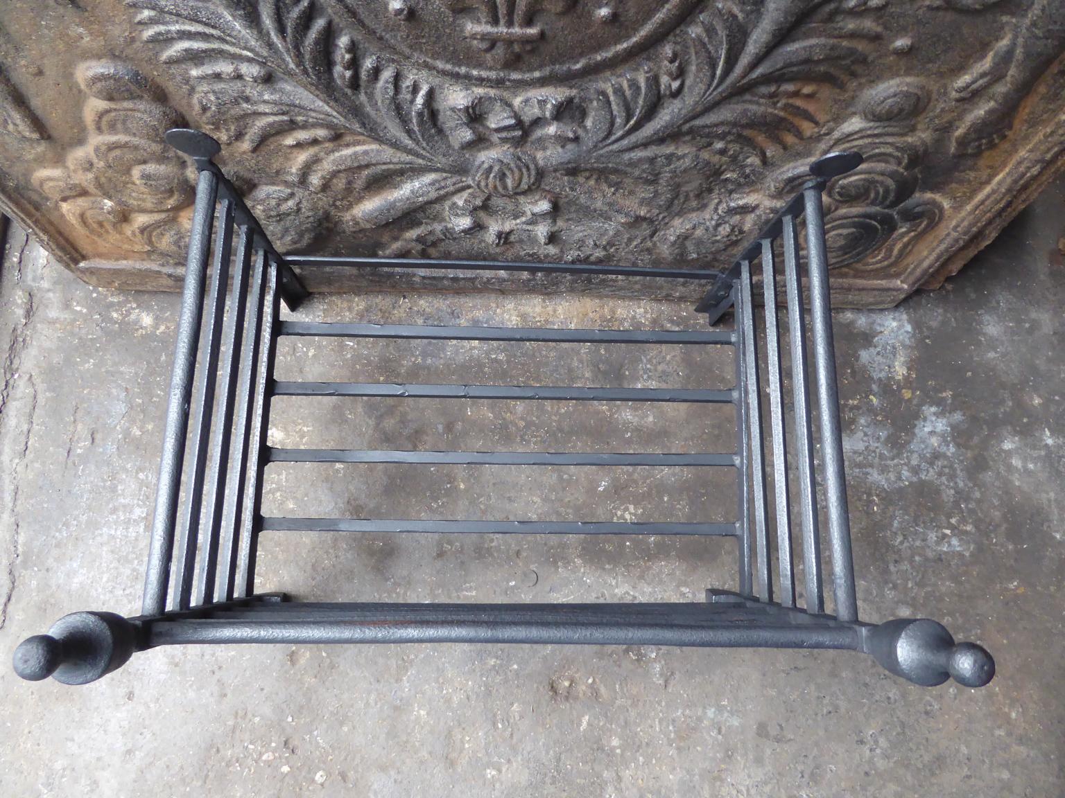 18th-19th Century English Georgian Fireplace Grate or Fire Grate 6