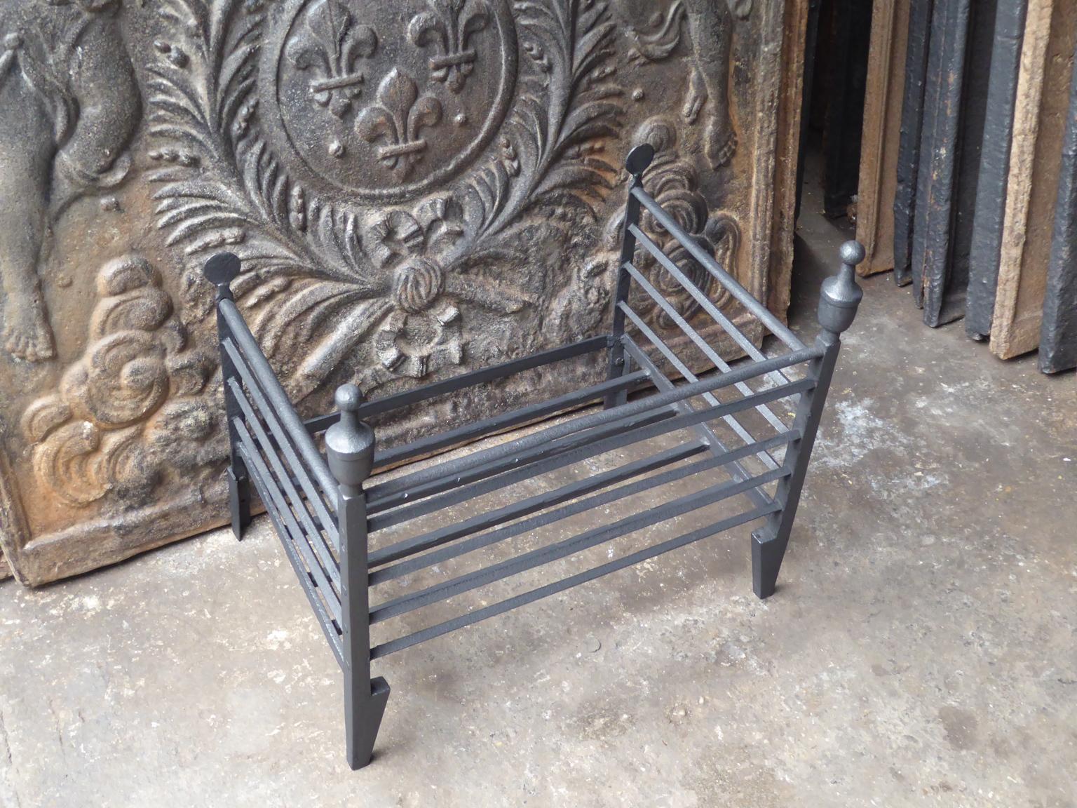 18th-19th Century English Georgian Fireplace Grate or Fire Grate In Good Condition In Amerongen, NL
