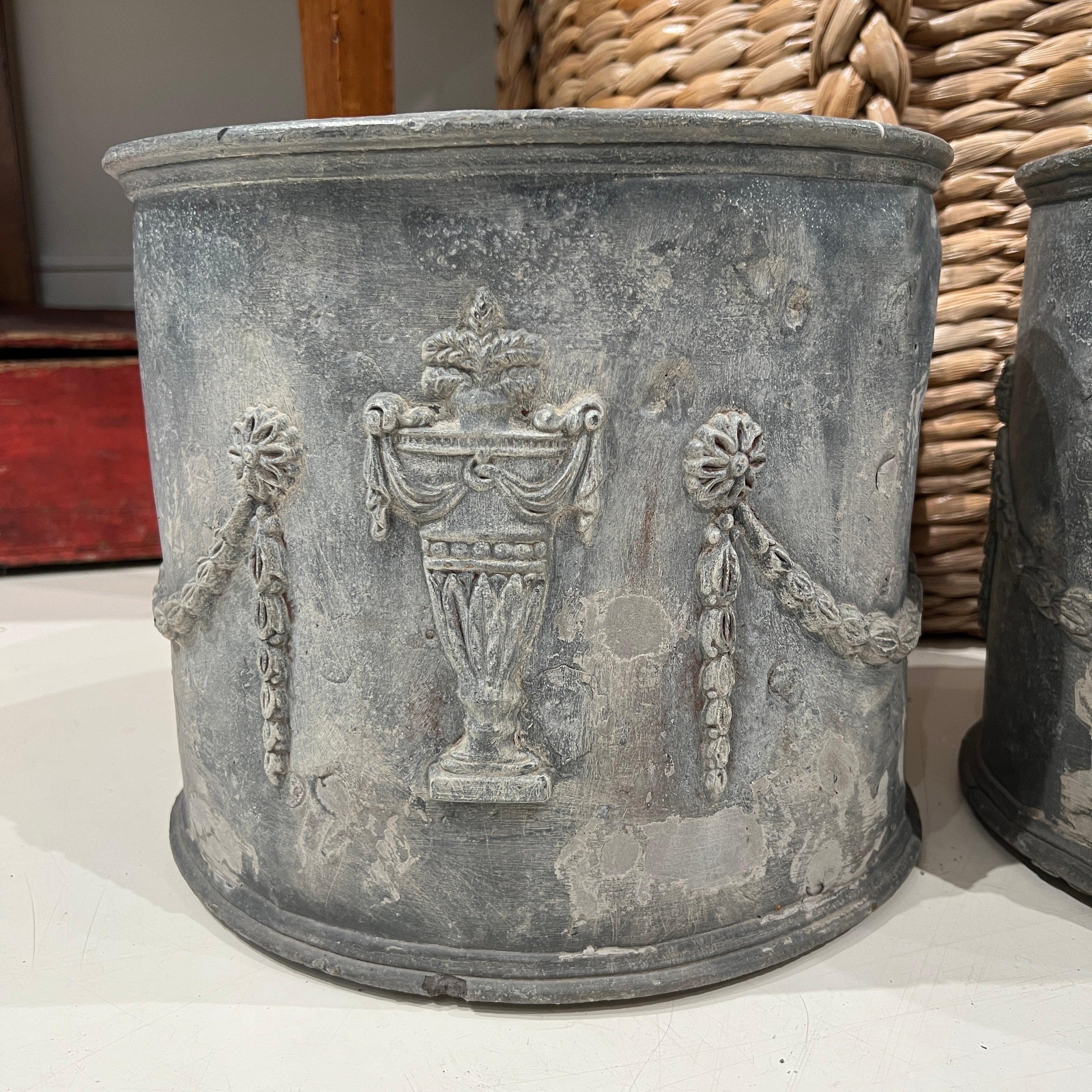 18th/19th Century English Pair of Lead Planters w/Amphorae & Garland Relief In Fair Condition For Sale In New Orleans, LA