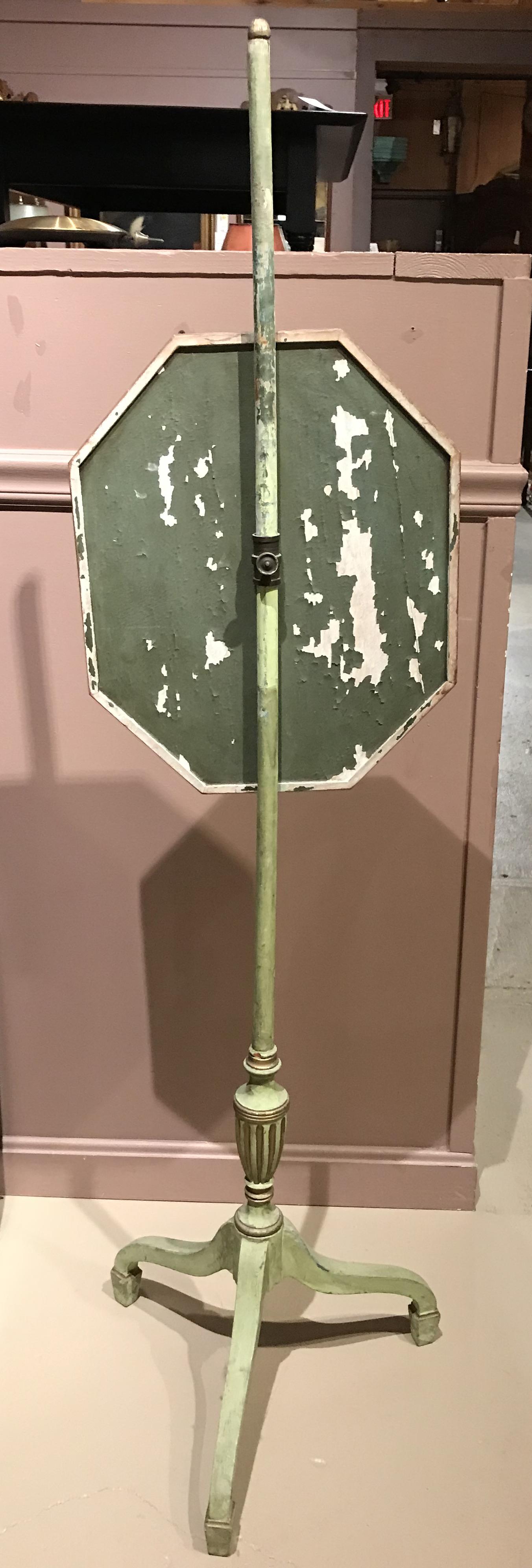 18th-19th Century English Pole Screen with Early Paint Decoration In Good Condition In Milford, NH