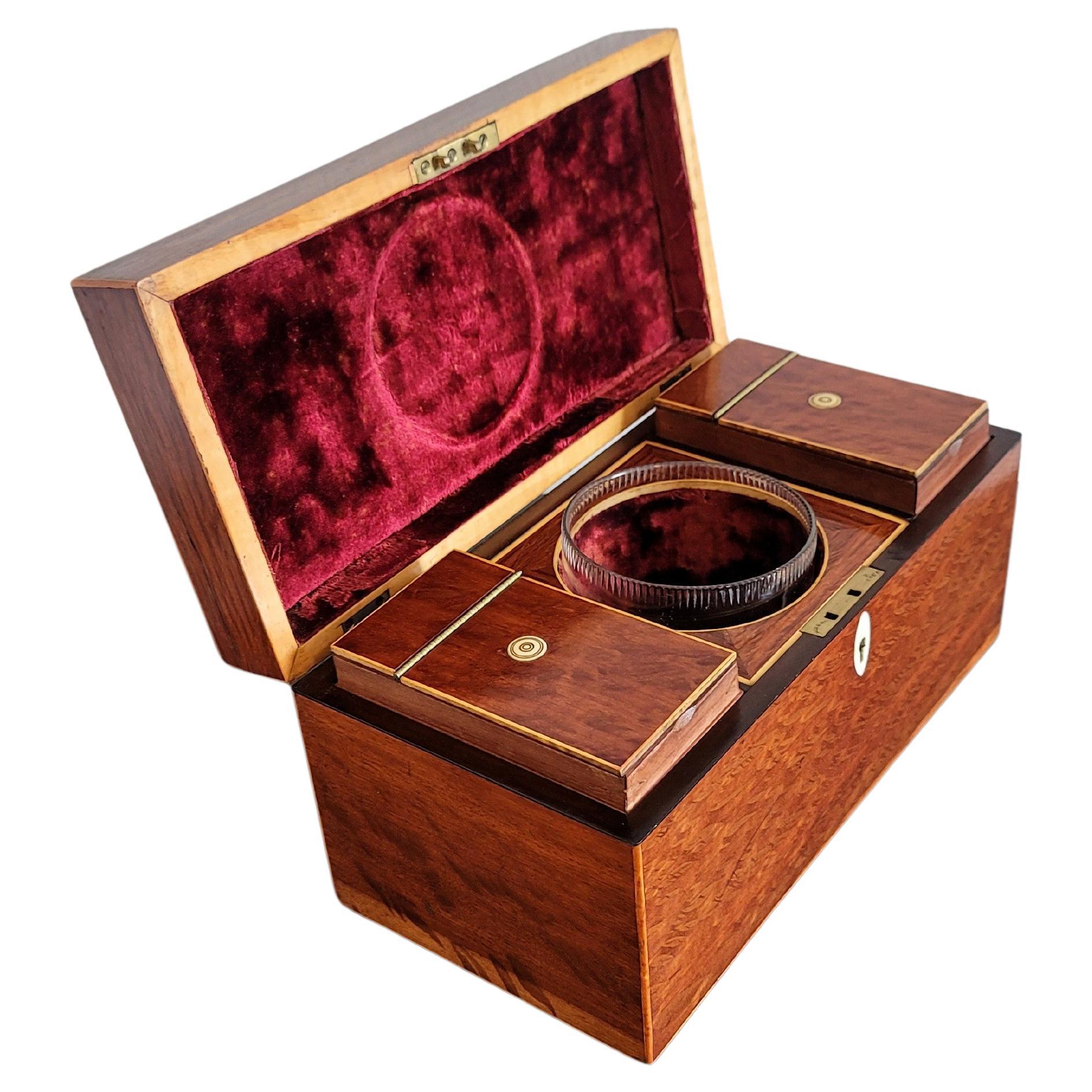Caja de Té de Caoba con Incrustaciones del Siglo XVIII / XIX de la Regencia Inglesa