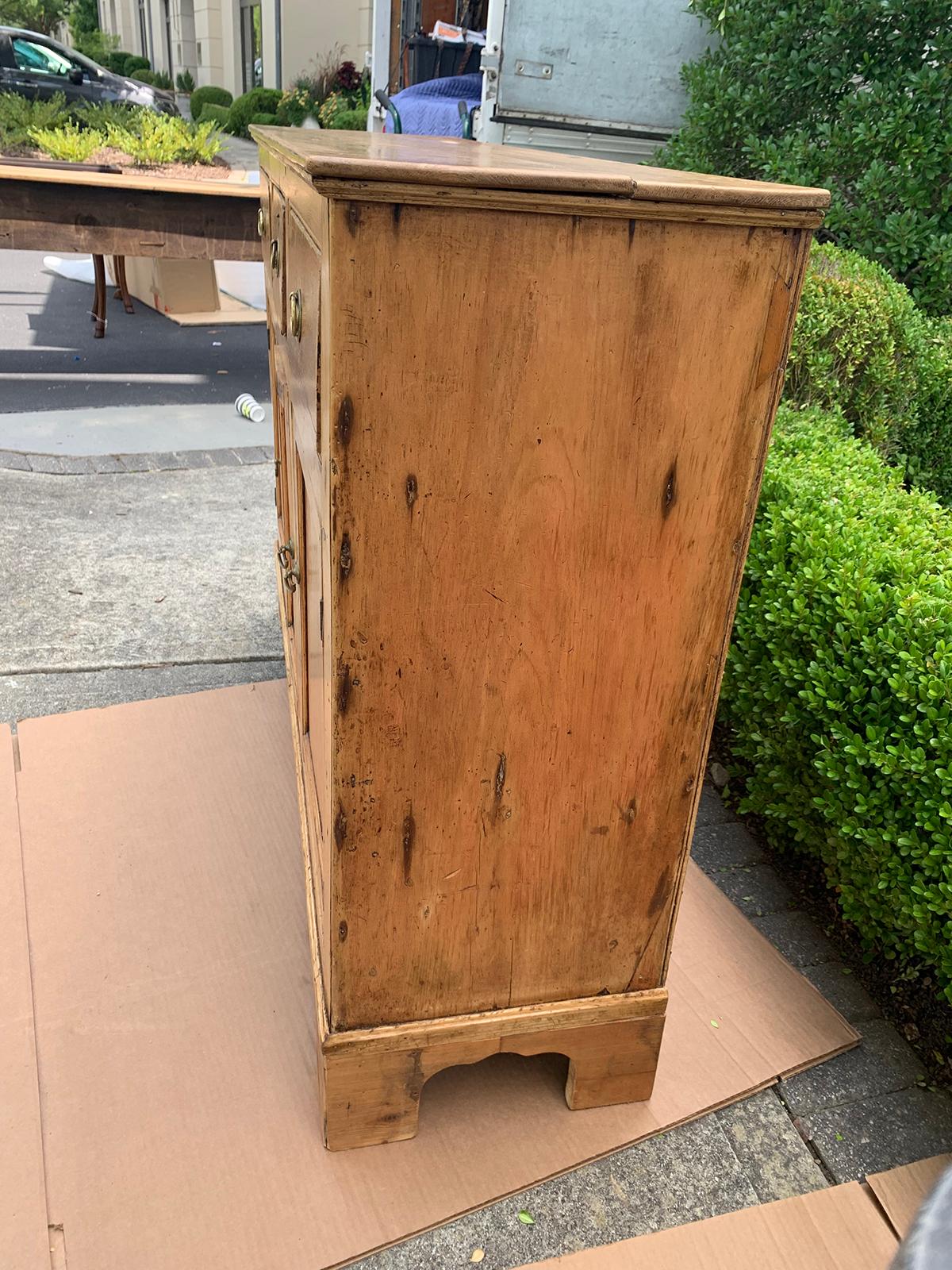 18.-19. Jahrhundert Englisch Scrubbed Pine Dresser Base 10