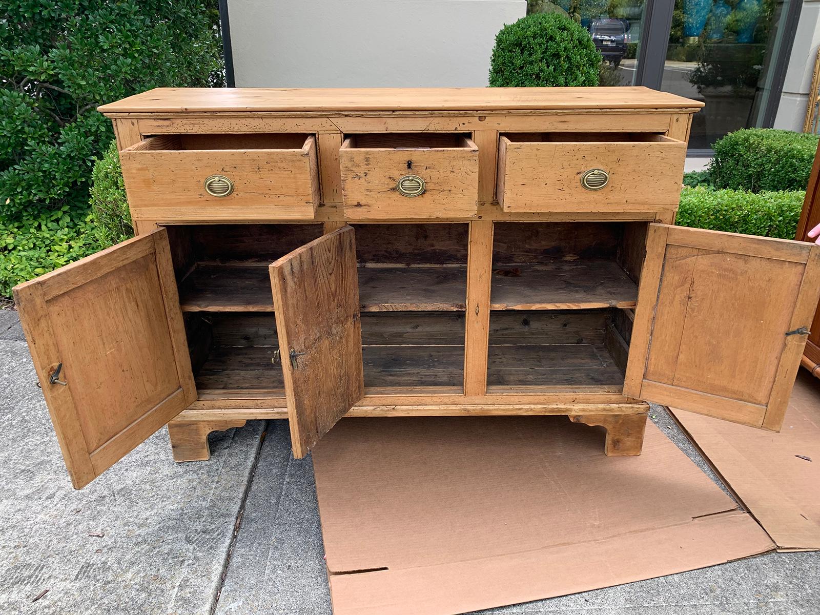 18.-19. Jahrhundert Englisch Scrubbed Pine Dresser Base 2