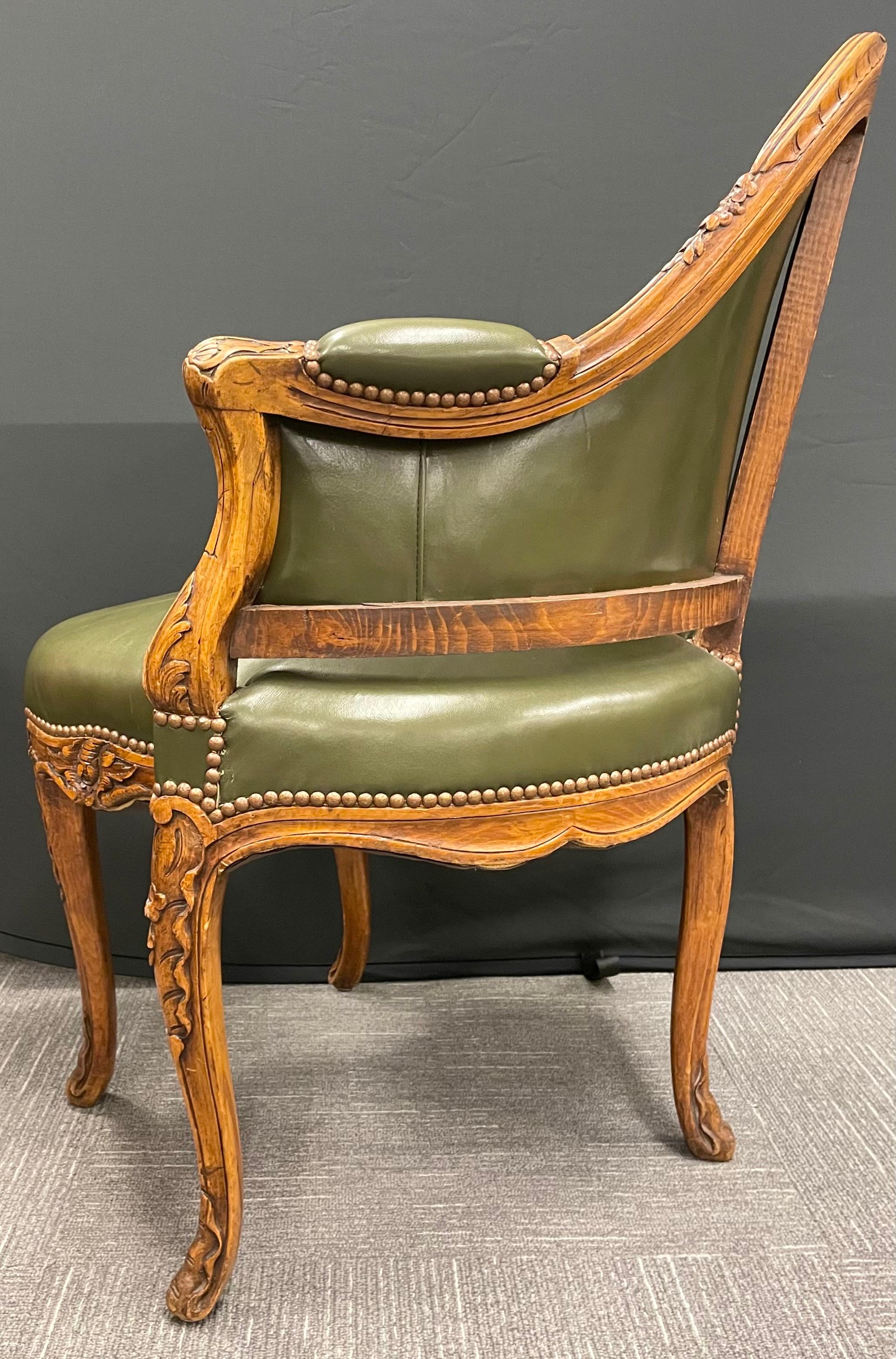 18th/ 19th Century French Bergère de Bureau or Corner Chair In Good Condition In Stamford, CT