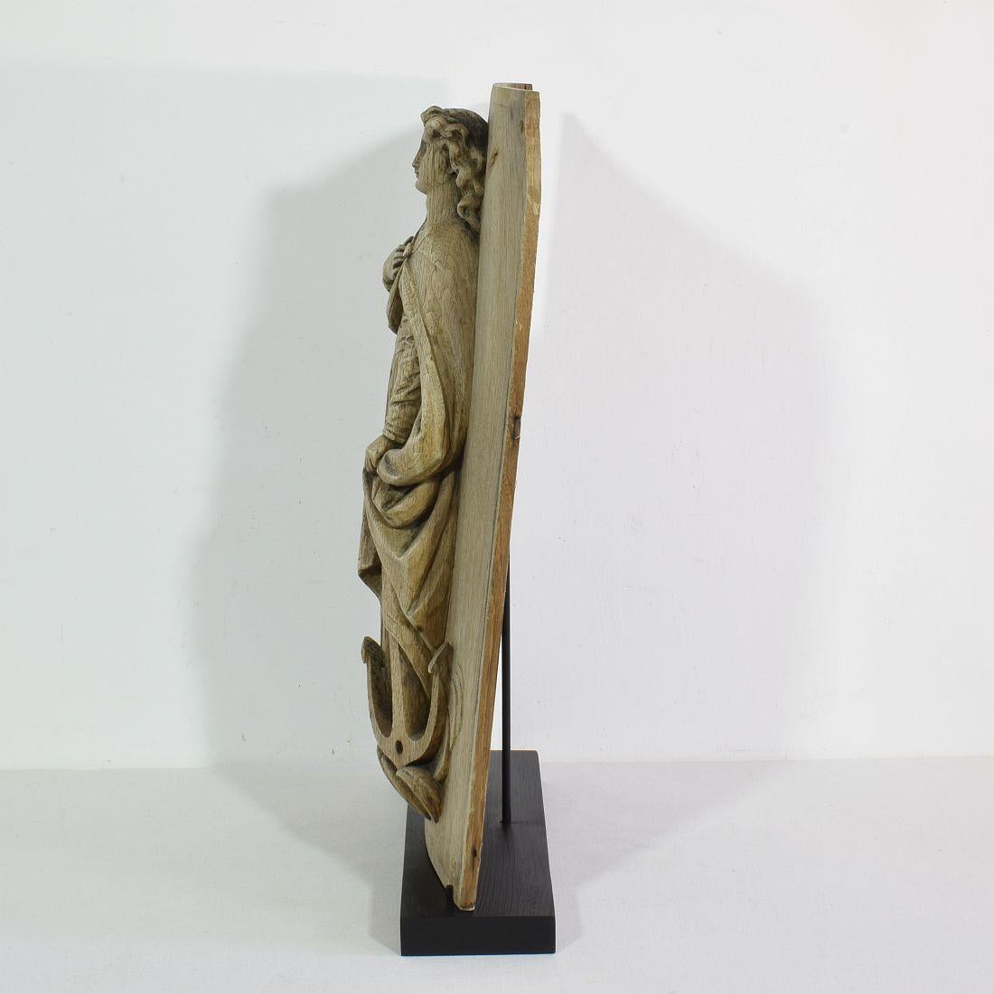 Panneau en chêne sculpté français du 18ème et 19ème siècle de Saint Philomena Bon état - En vente à Buisson, FR