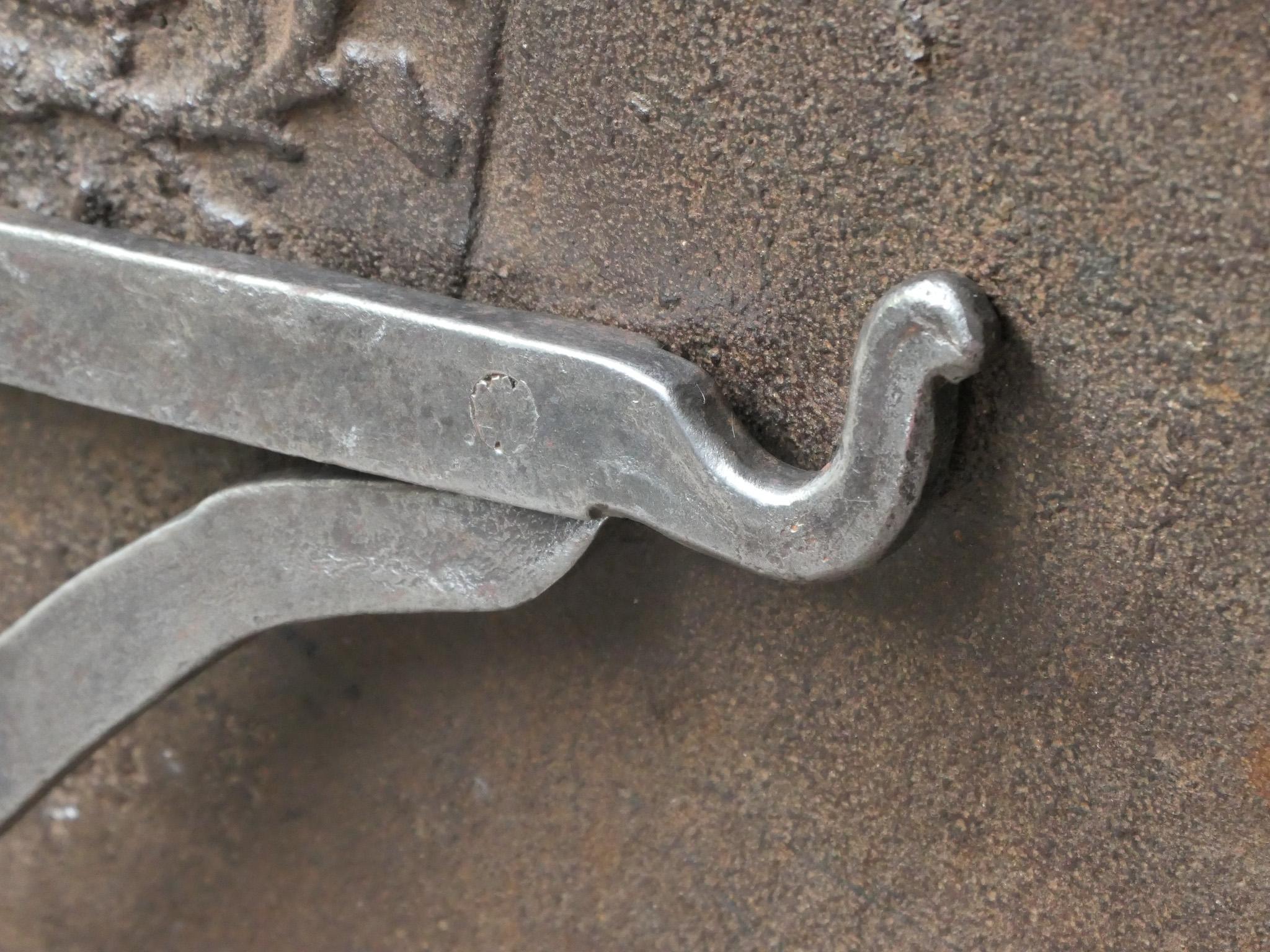 Fer forgé Crane de cheminée française du 18e - 19e siècle en vente