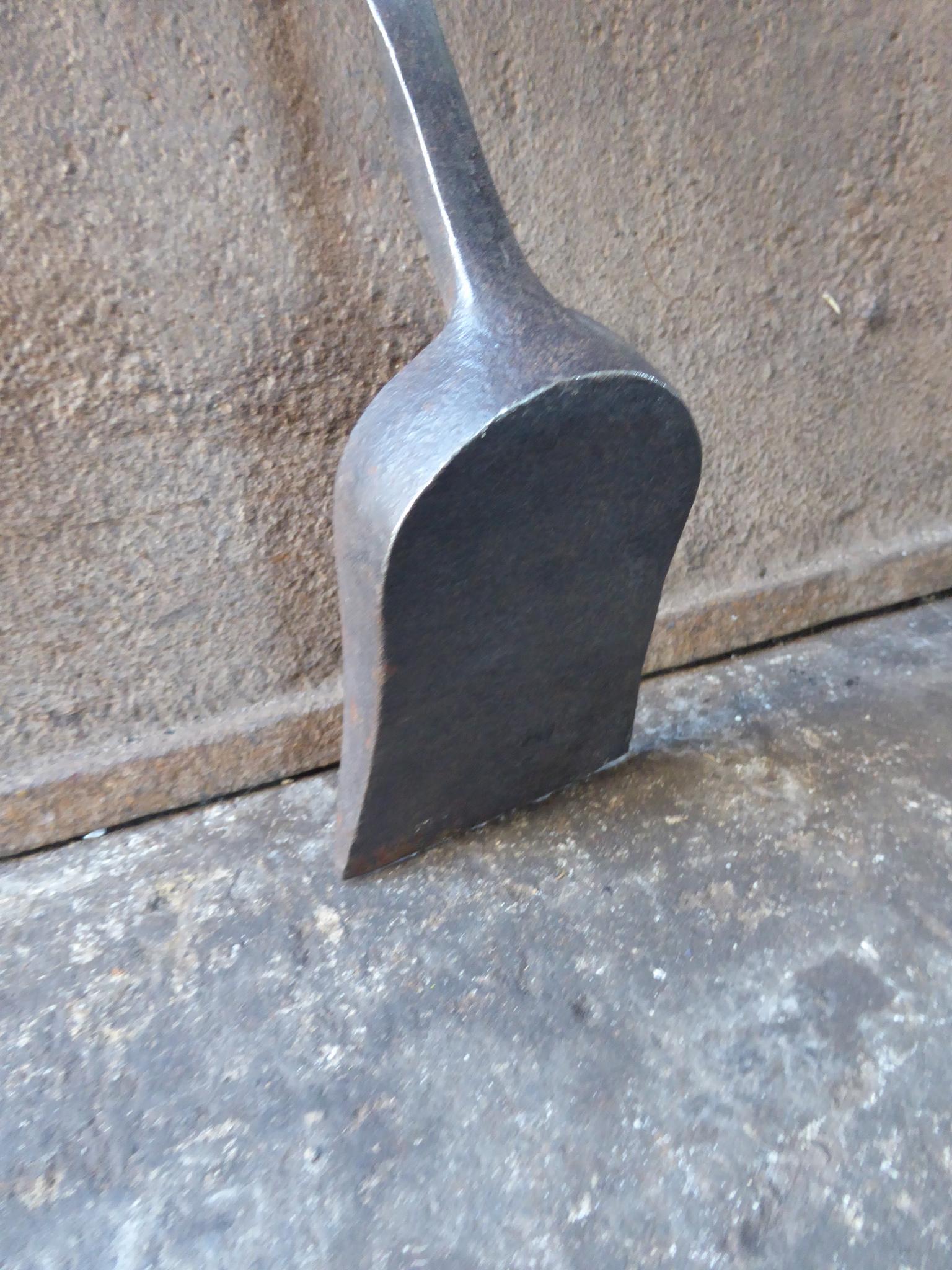 18th - 19th Century French Fireplace Shovel or Fire Shovel For Sale 1