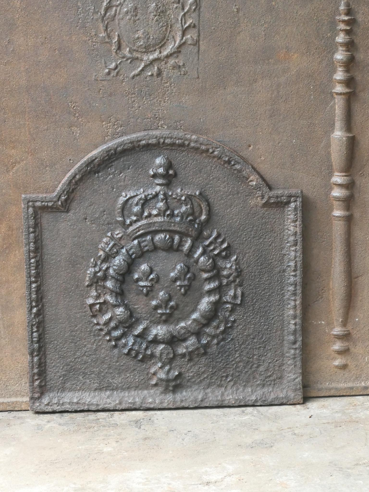 Französische Louis XIV.-Armen von Frankreich aus dem 18. bis 19. Jahrhundert Kaminsims / Rückwand im Zustand „Gut“ im Angebot in Soest, NL