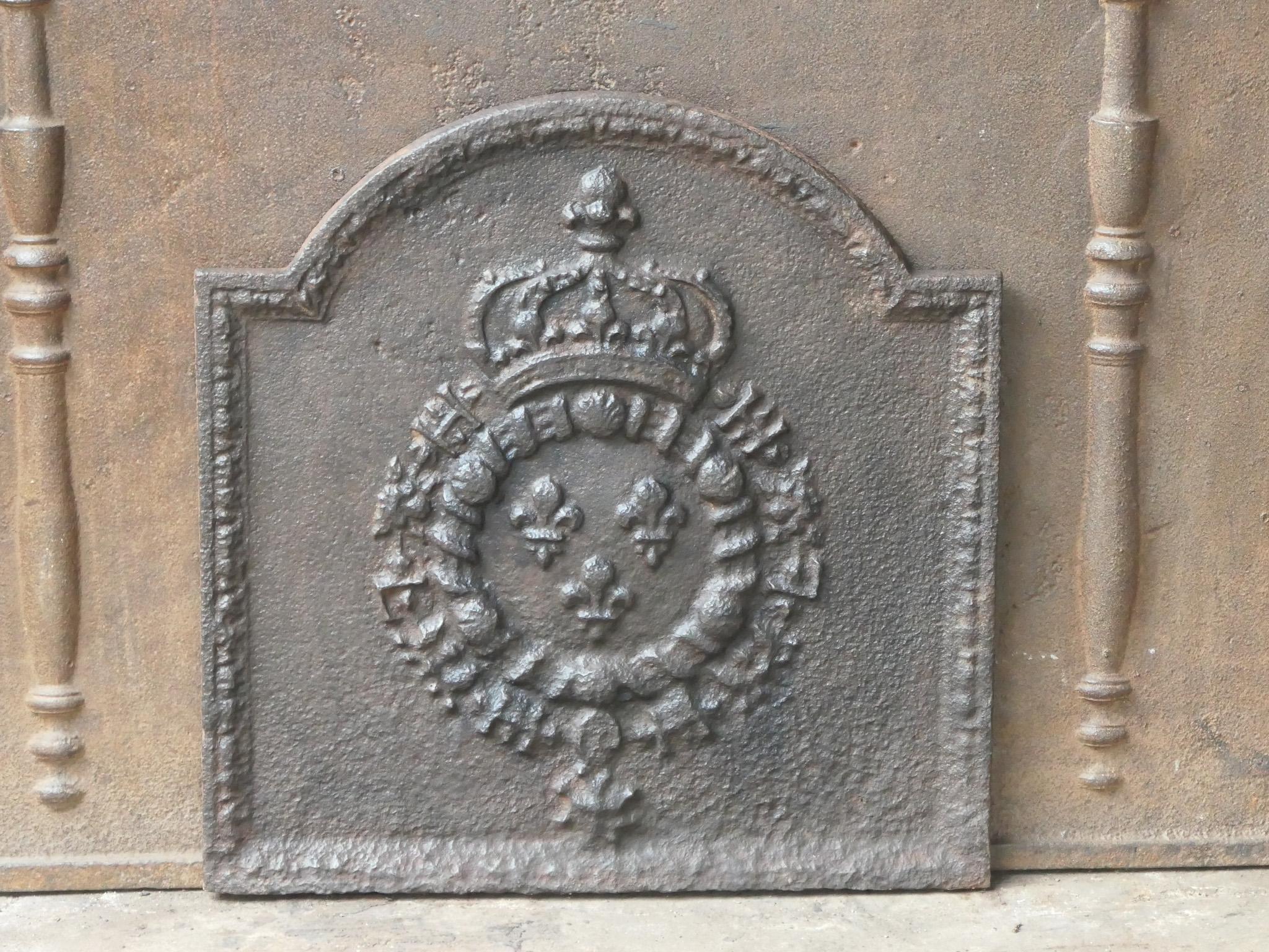 Französische Louis XIV.-Armen von Frankreich aus dem 18. bis 19. Jahrhundert Kaminsims / Rückwand (Eisen) im Angebot