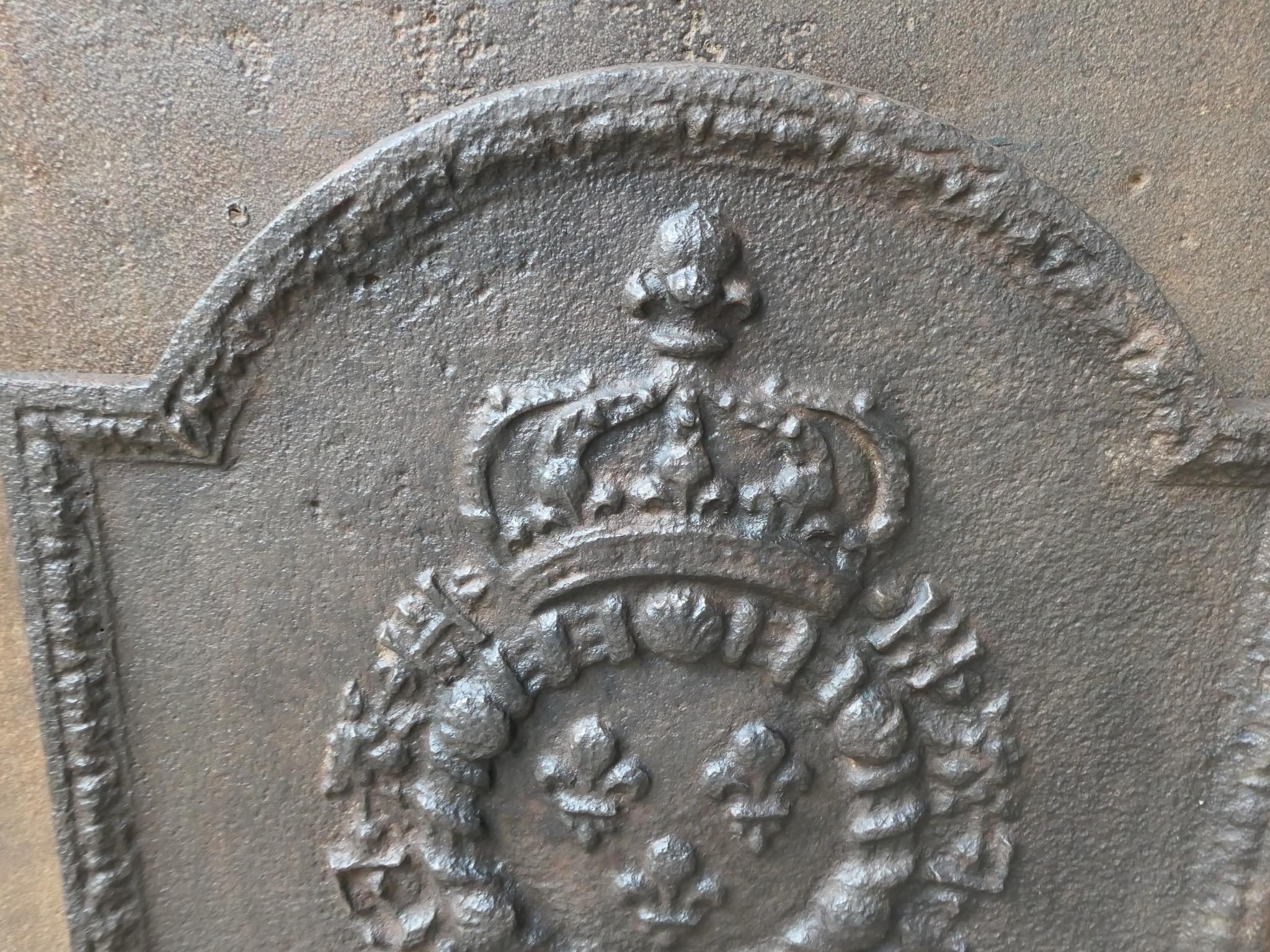 Französische Louis XIV.-Armen von Frankreich aus dem 18. bis 19. Jahrhundert Kaminsims / Rückwand im Angebot 2