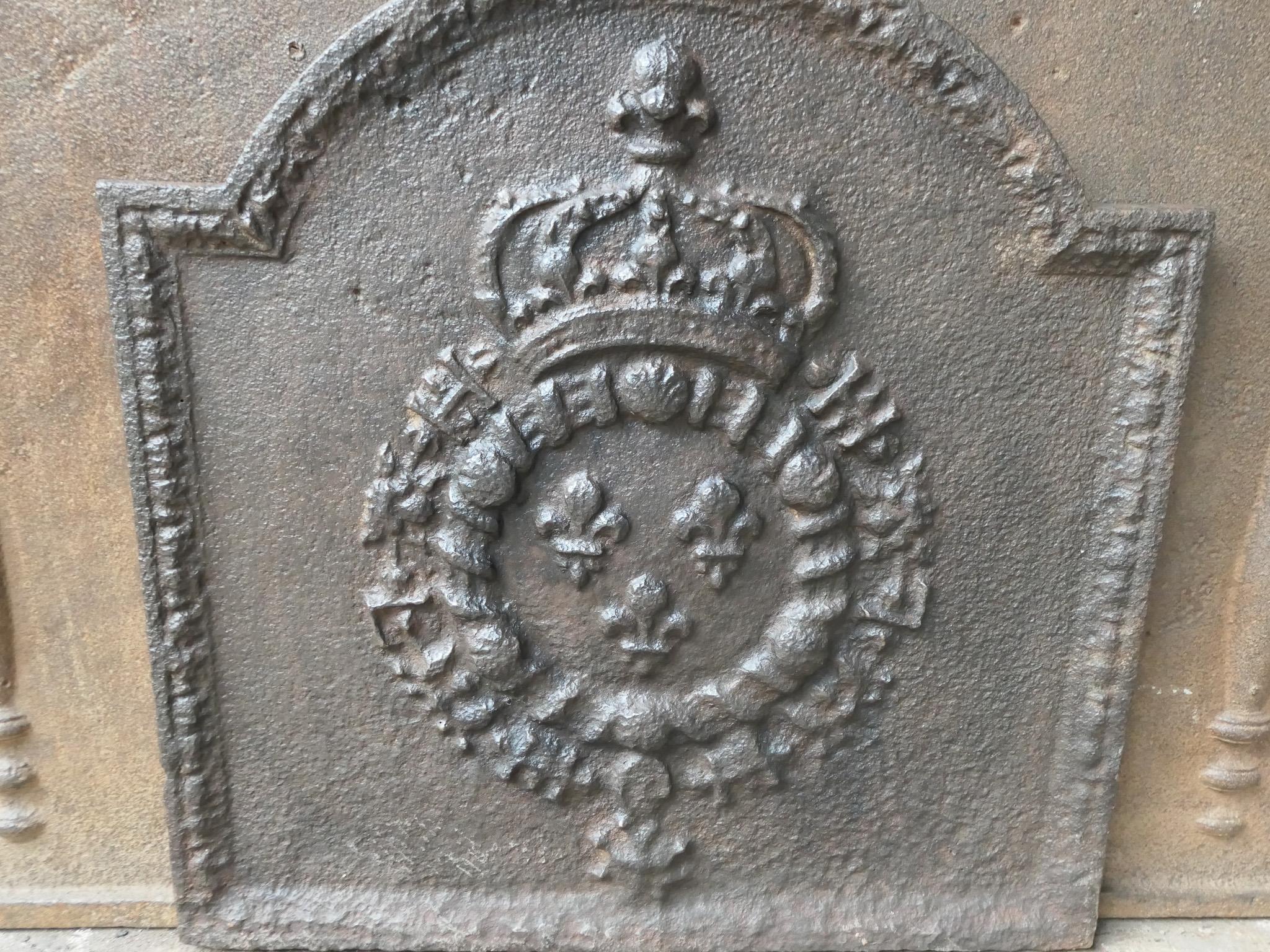 Französische Louis XIV.-Armen von Frankreich aus dem 18. bis 19. Jahrhundert Kaminsims / Rückwand im Angebot 3