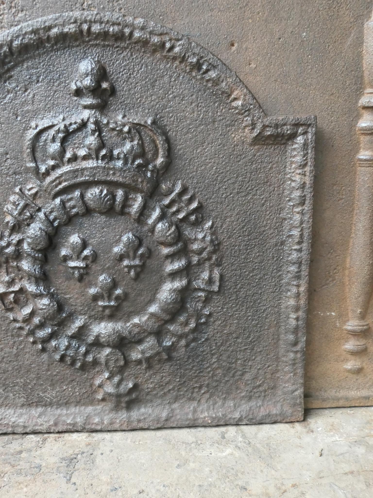 Französische Louis XIV.-Armen von Frankreich aus dem 18. bis 19. Jahrhundert Kaminsims / Rückwand im Angebot 4