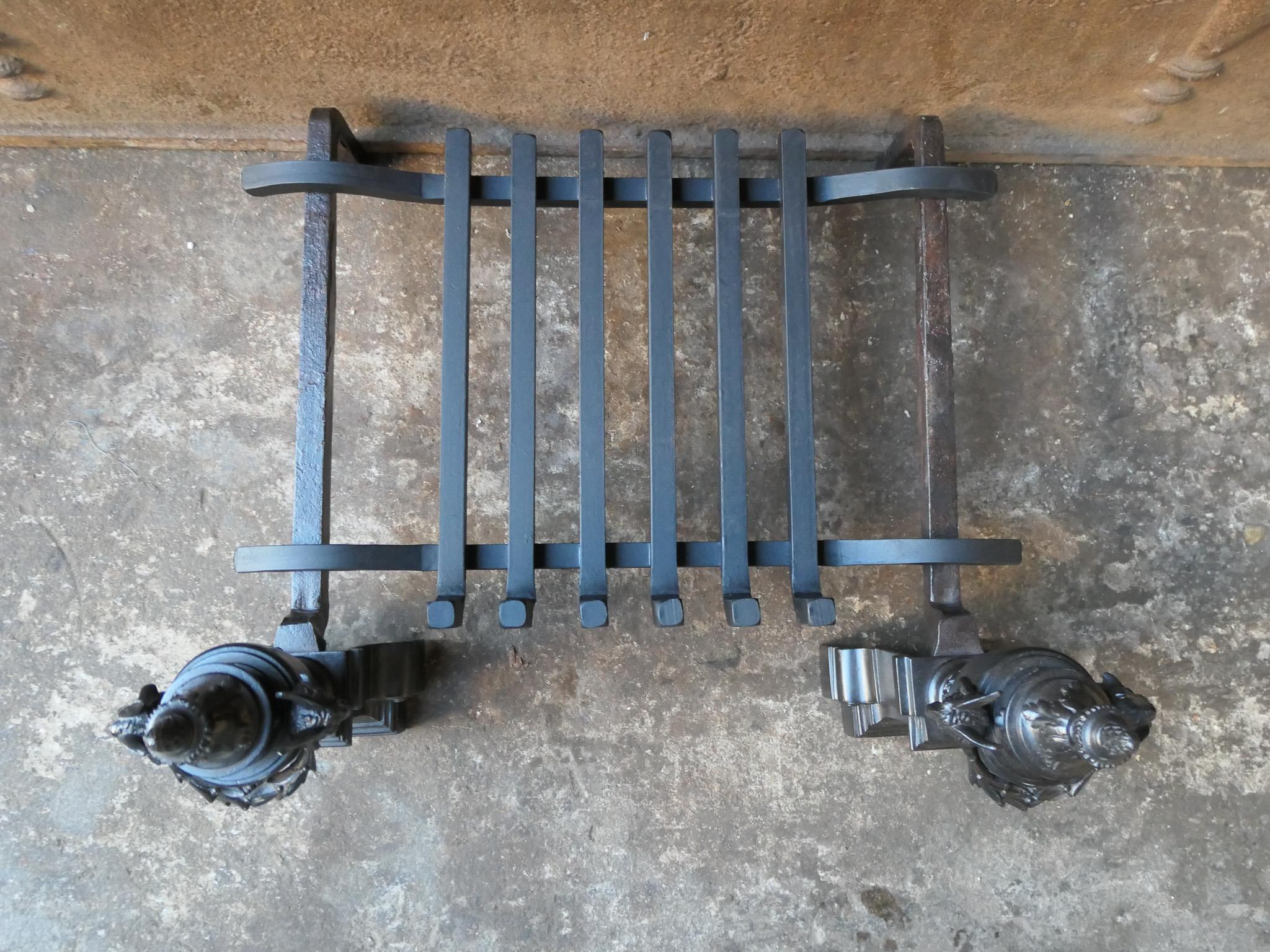 18th-19th Century French Neoclassical Fireplace Grate or Fire Grate For Sale 12