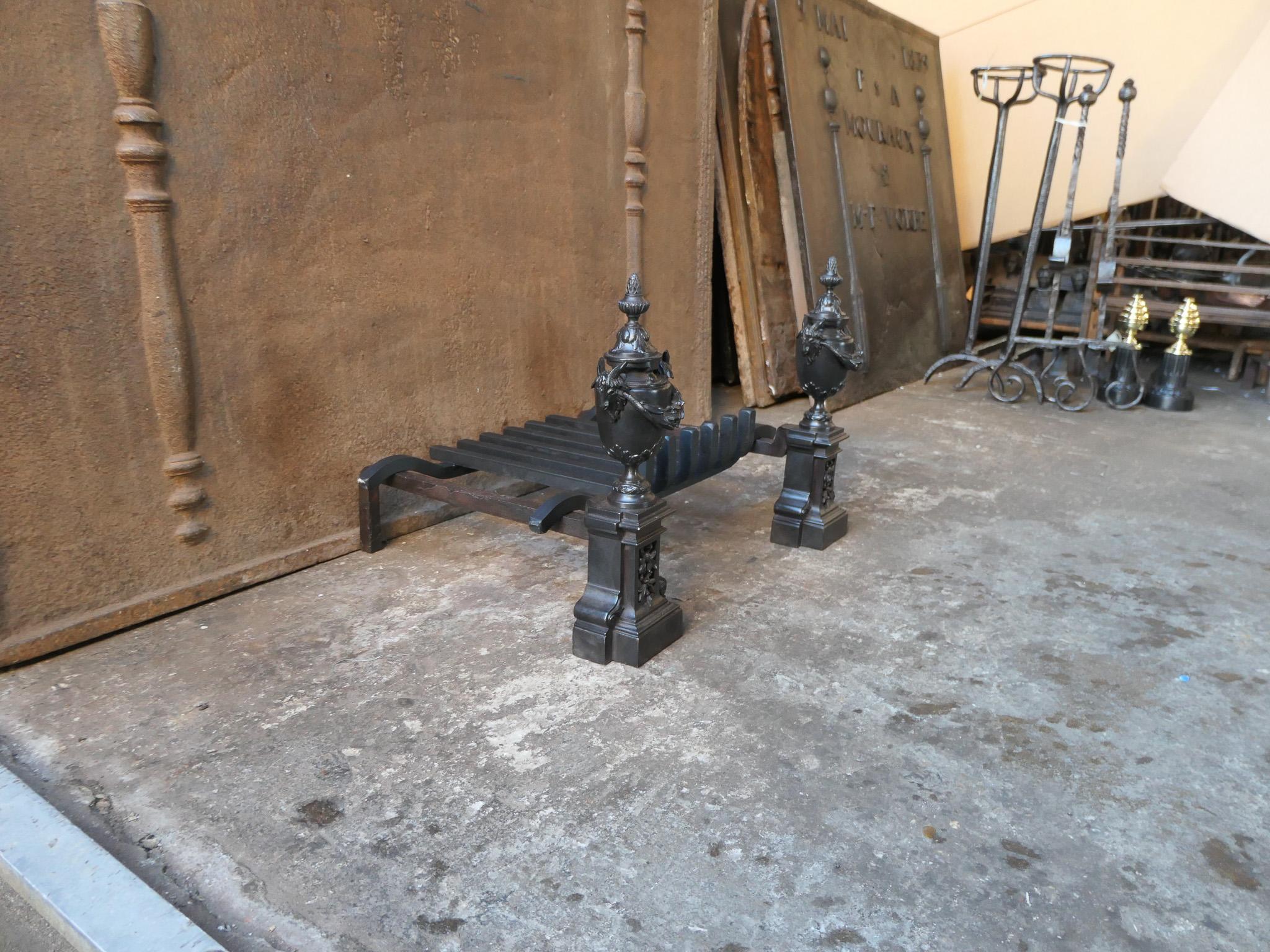 18th-19th Century French Neoclassical Fireplace Grate or Fire Grate For Sale 13