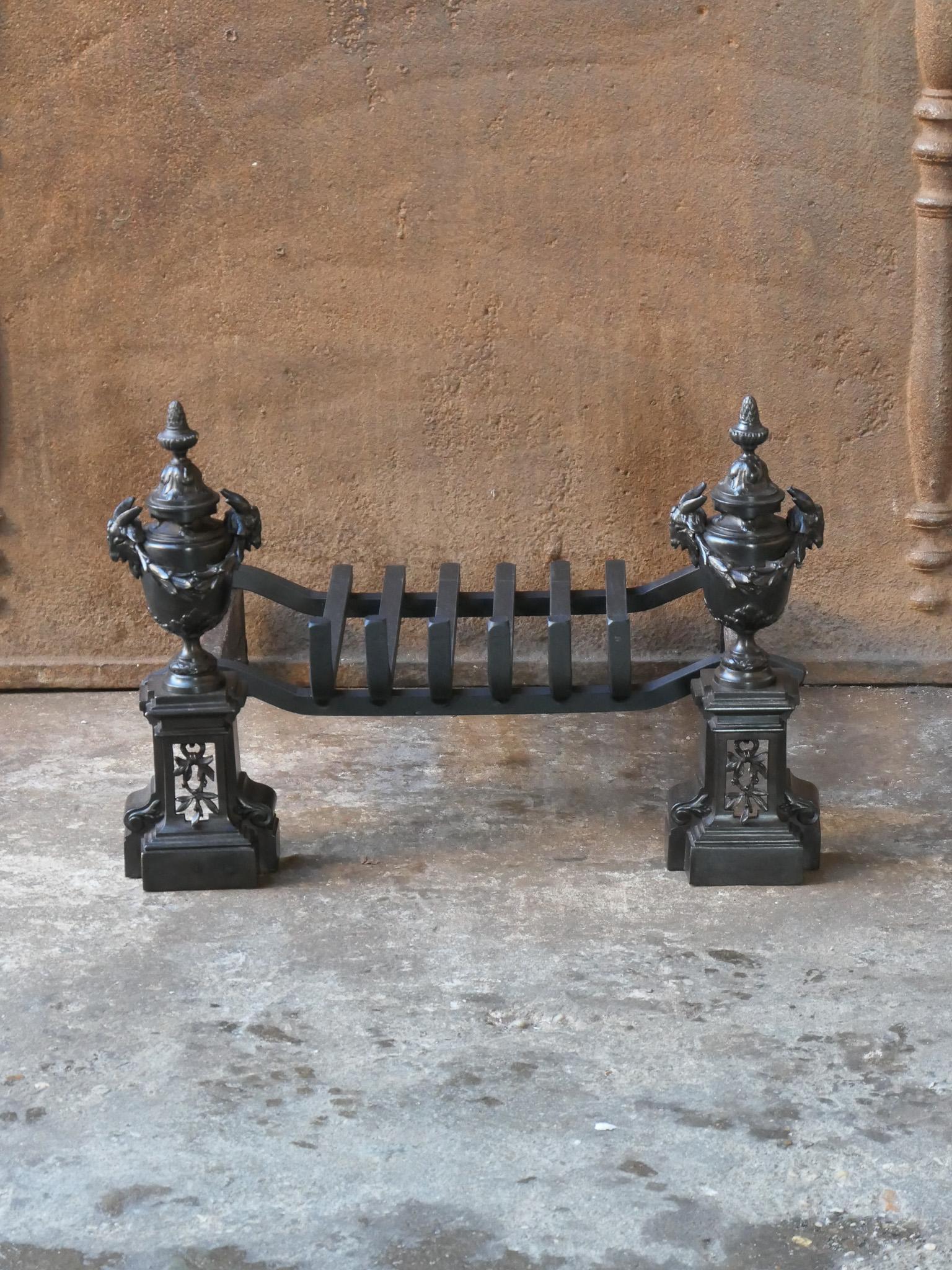 18th-19th Century French Neoclassical Fireplace Grate or Fire Grate In Good Condition For Sale In Amerongen, NL