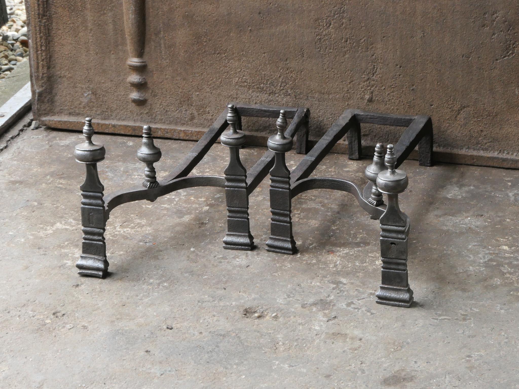 18th-19th Century French Neoclassical Fireplace Grate or Fire Grate For Sale 1
