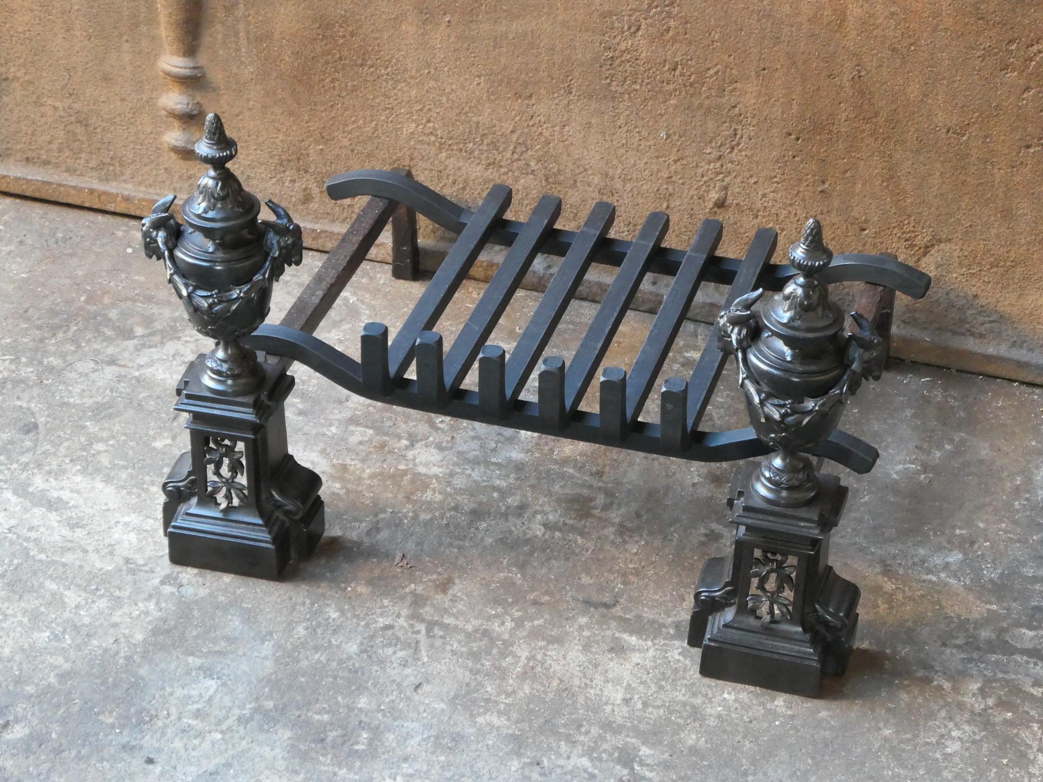 18th-19th Century French Neoclassical Fireplace Grate or Fire Grate For Sale 2