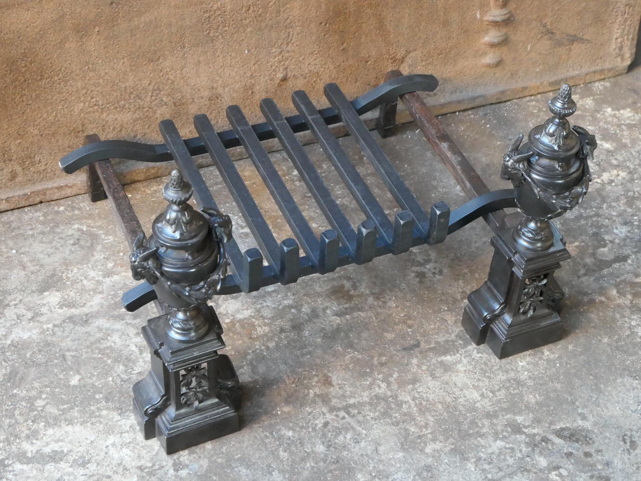 18th-19th Century French Neoclassical Fireplace Grate or Fire Grate For Sale 3