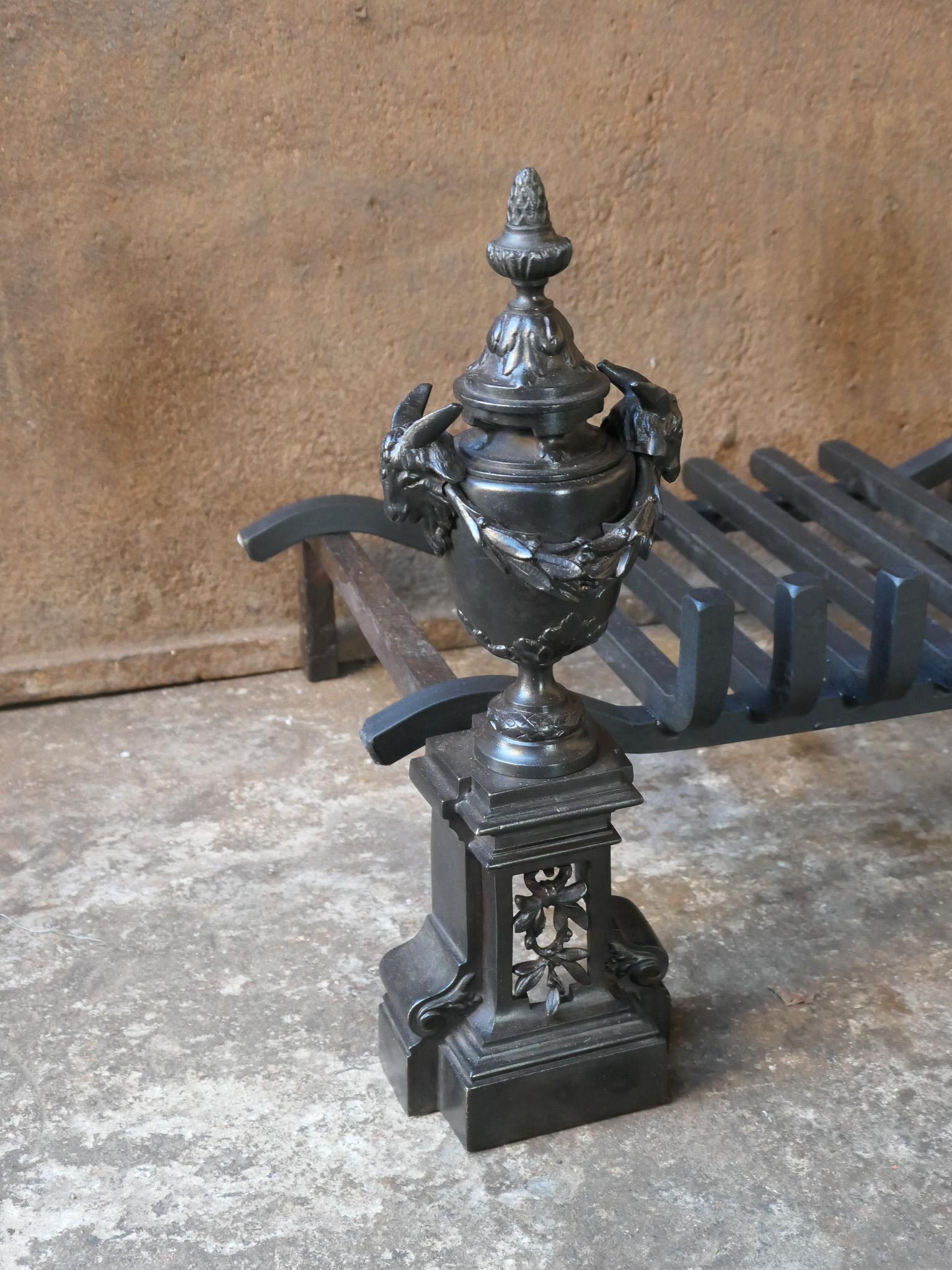 18th-19th Century French Neoclassical Fireplace Grate or Fire Grate For Sale 4