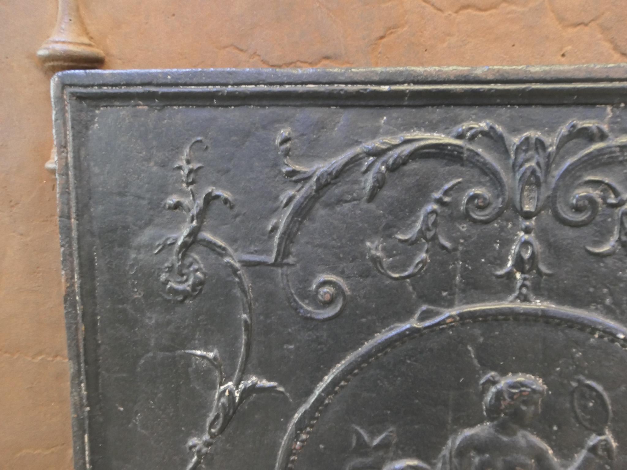 Plaque de cheminée / crédence d'arrière de la période néoclassique française « Vénus » du 18e -19e siècle Bon état - En vente à Soest, NL