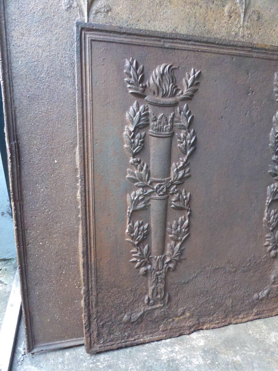 18th-19th Century French 'Pillars of Freedom' Fireback In Good Condition In Amerongen, NL