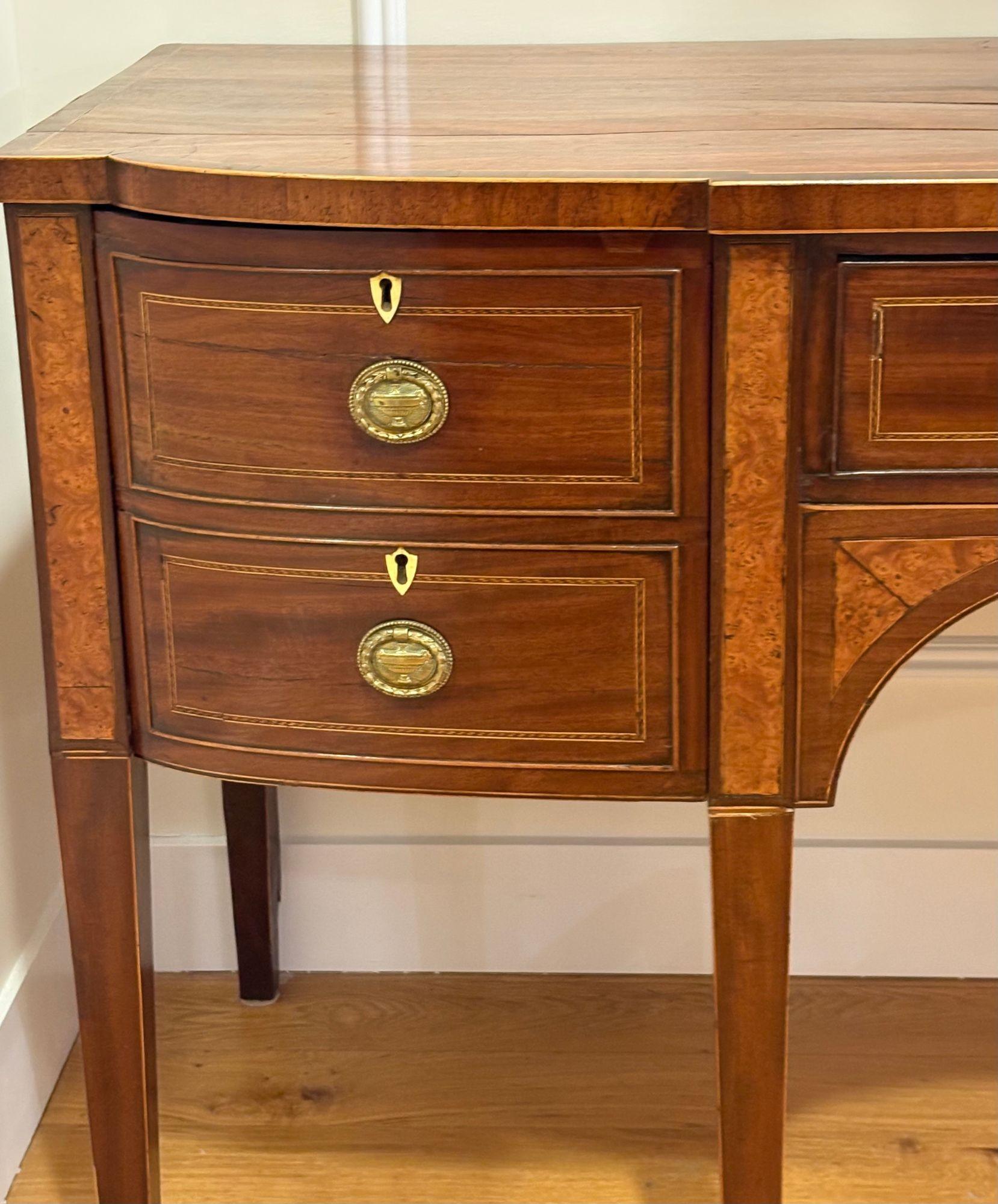 Acajou 18th / 19th Century George lll Sideboard, Mahogany, Wine Drawer, Inlaid en vente