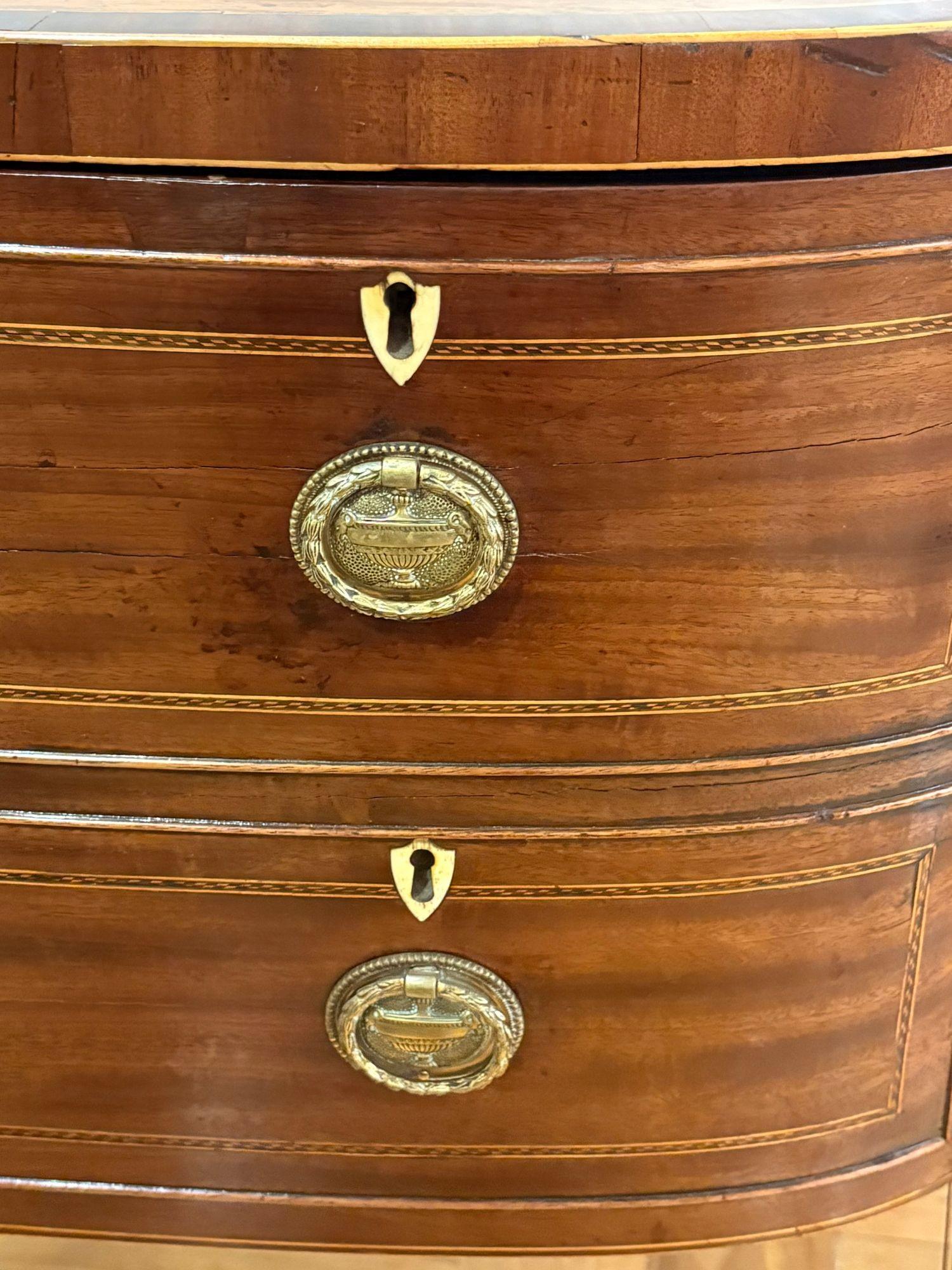 18th / 19th Century George lll Sideboard, Mahogany, Wine Drawer, Inlaid en vente 12