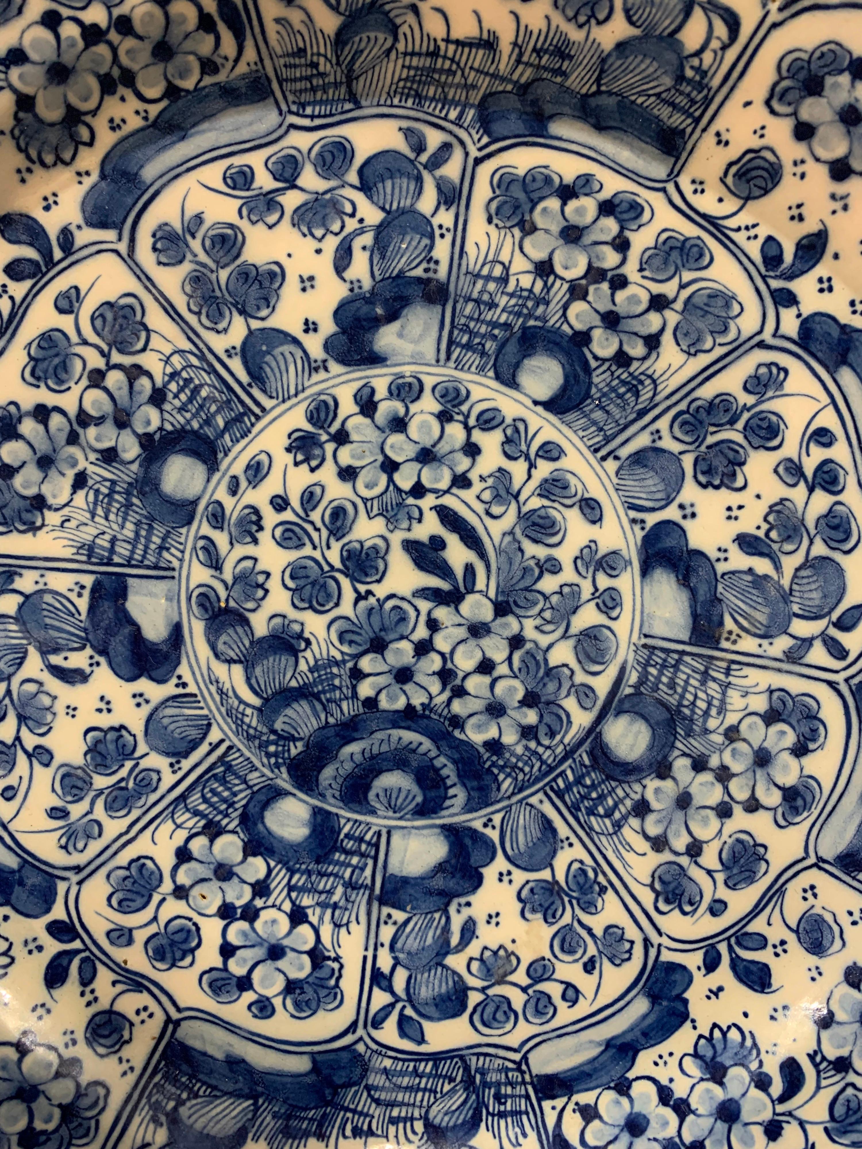 Handbemalte Delft-Platte aus dem 18. und 19. Jahrhundert, Durchmesser 12 1/8
