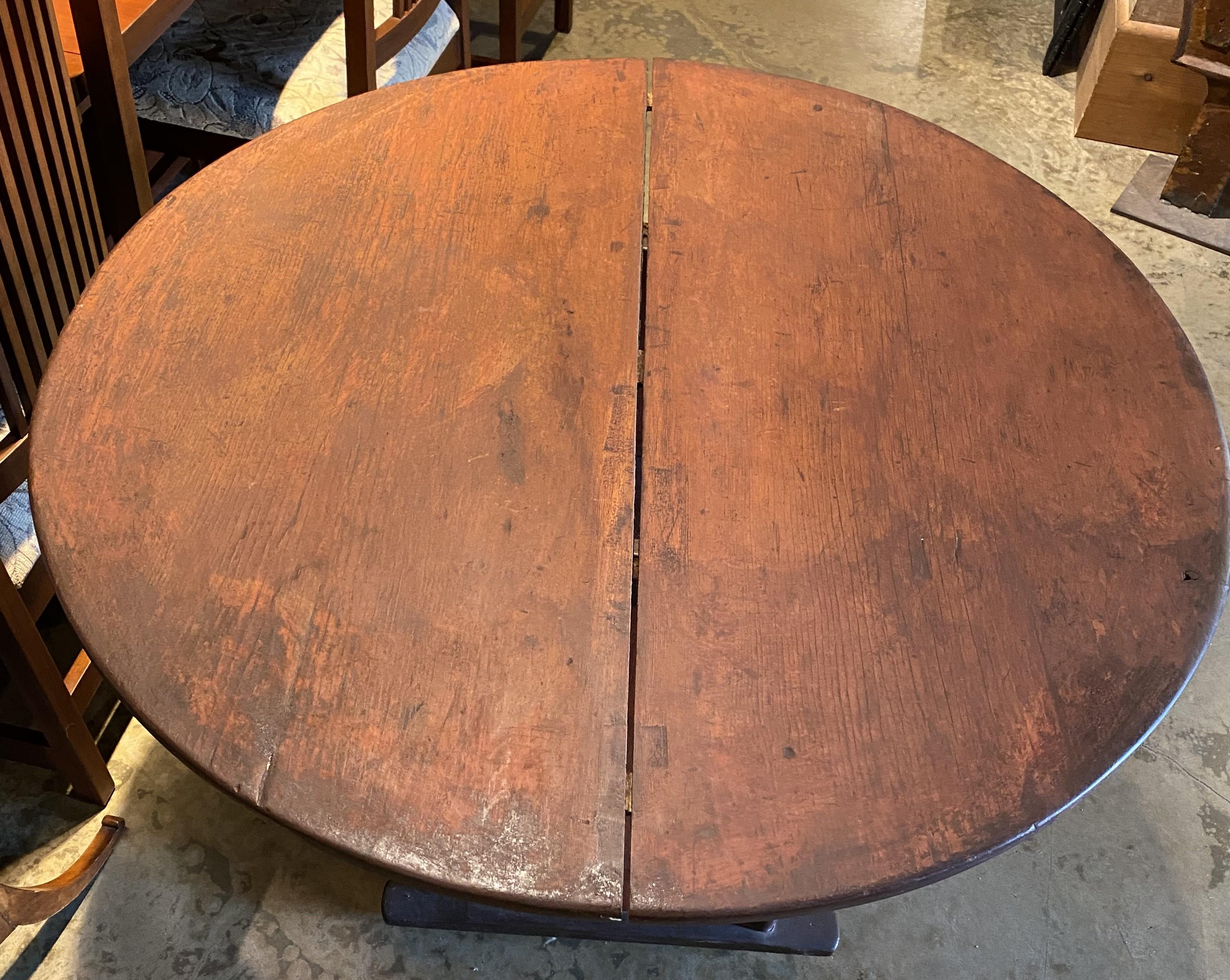American 18th/19th Century Hutch or Chair Table in Old Red Surface For Sale