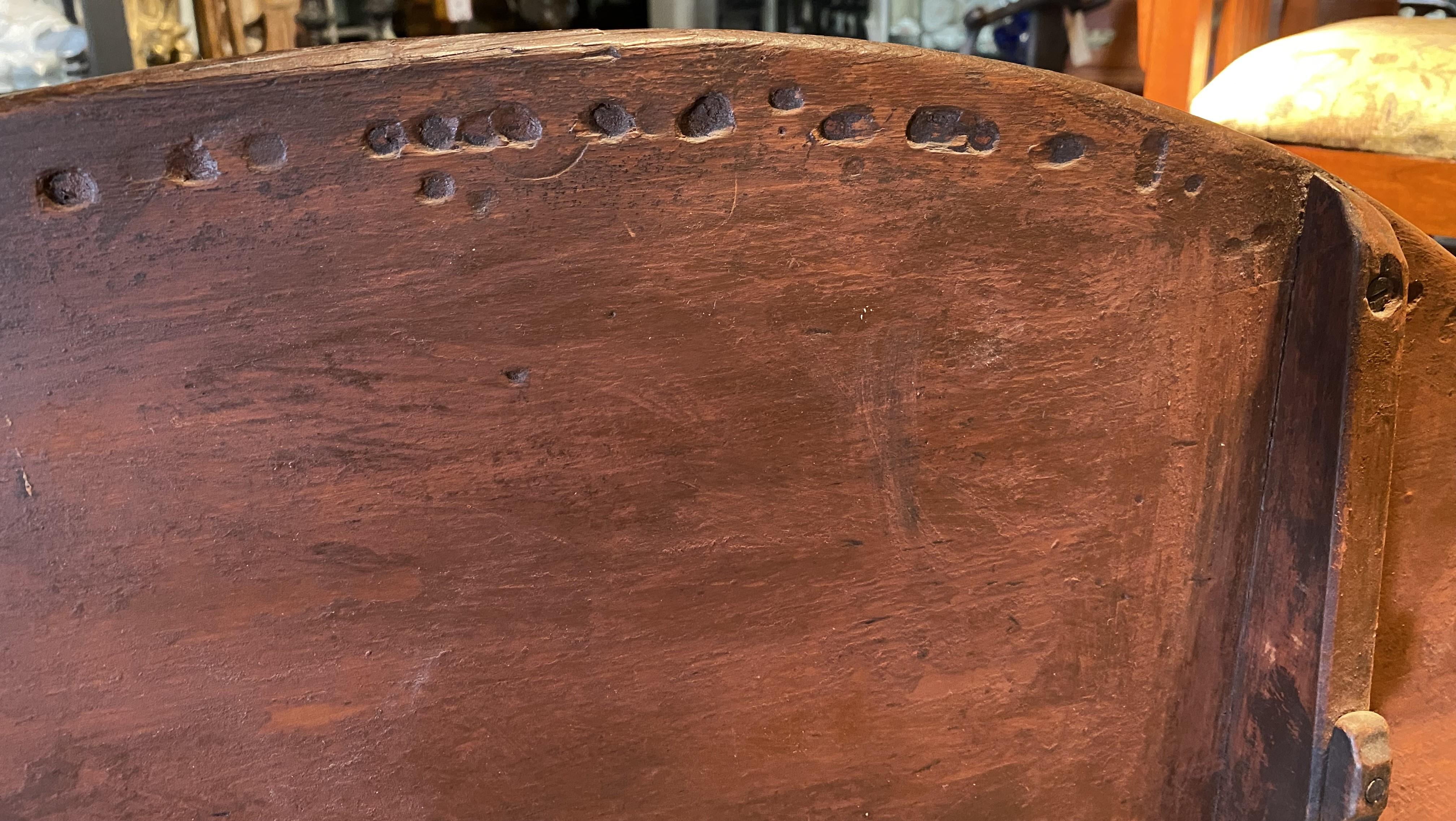 18th/19th Century Hutch or Chair Table in Old Red Surface For Sale 1